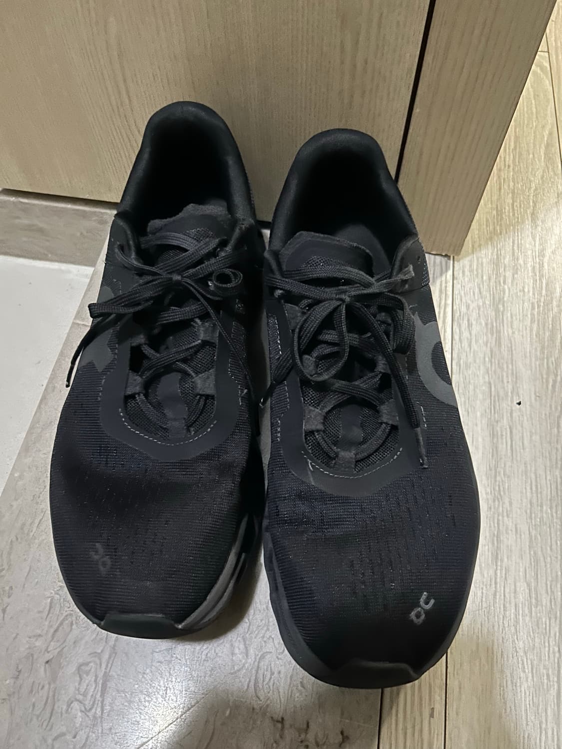 ON Running 온러닝 클라우드몬스터 올 블랙 상품이미지1