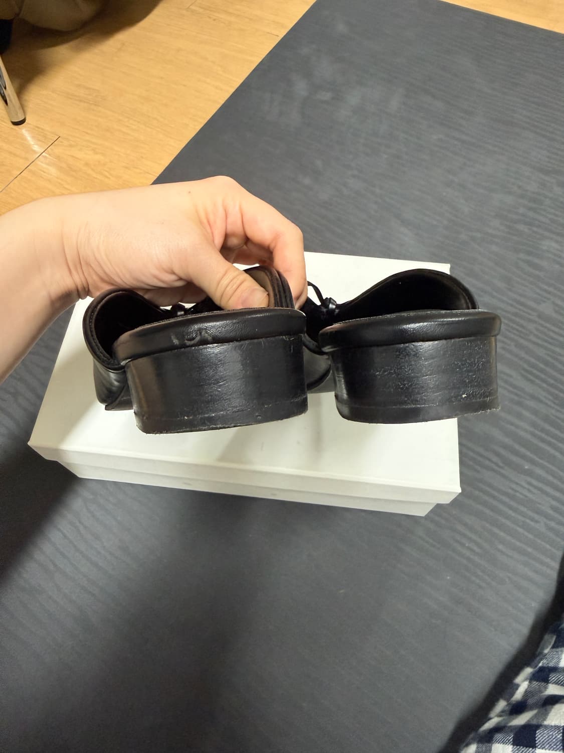 다이닛 리본 스틸레토 뮬 블랙 245 상품이미지3