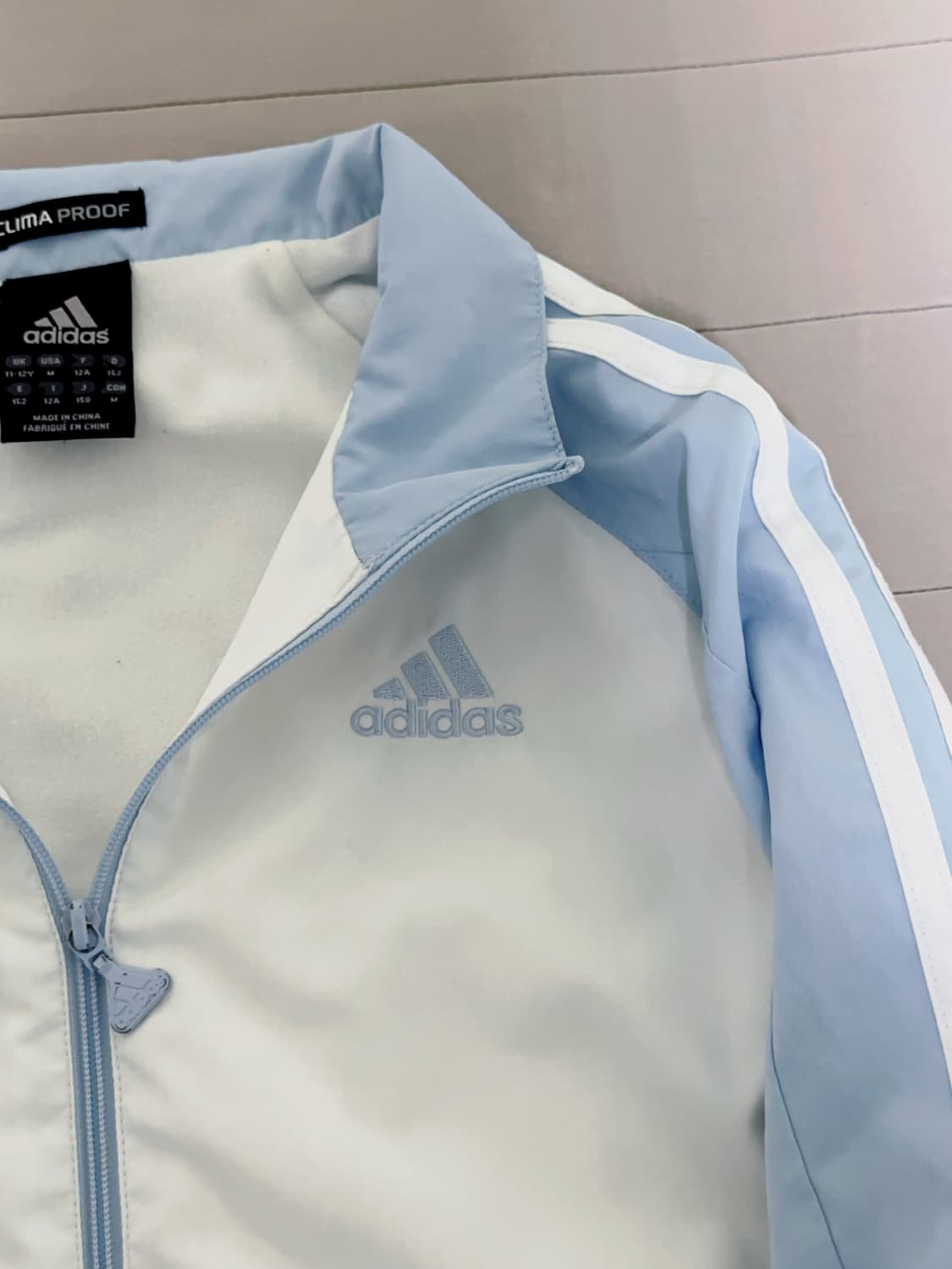 유일매물 아디다스 올드스쿨 흰하 시나모롤깔 바람막이 후리스 하늘 솜이코 상품이미지3