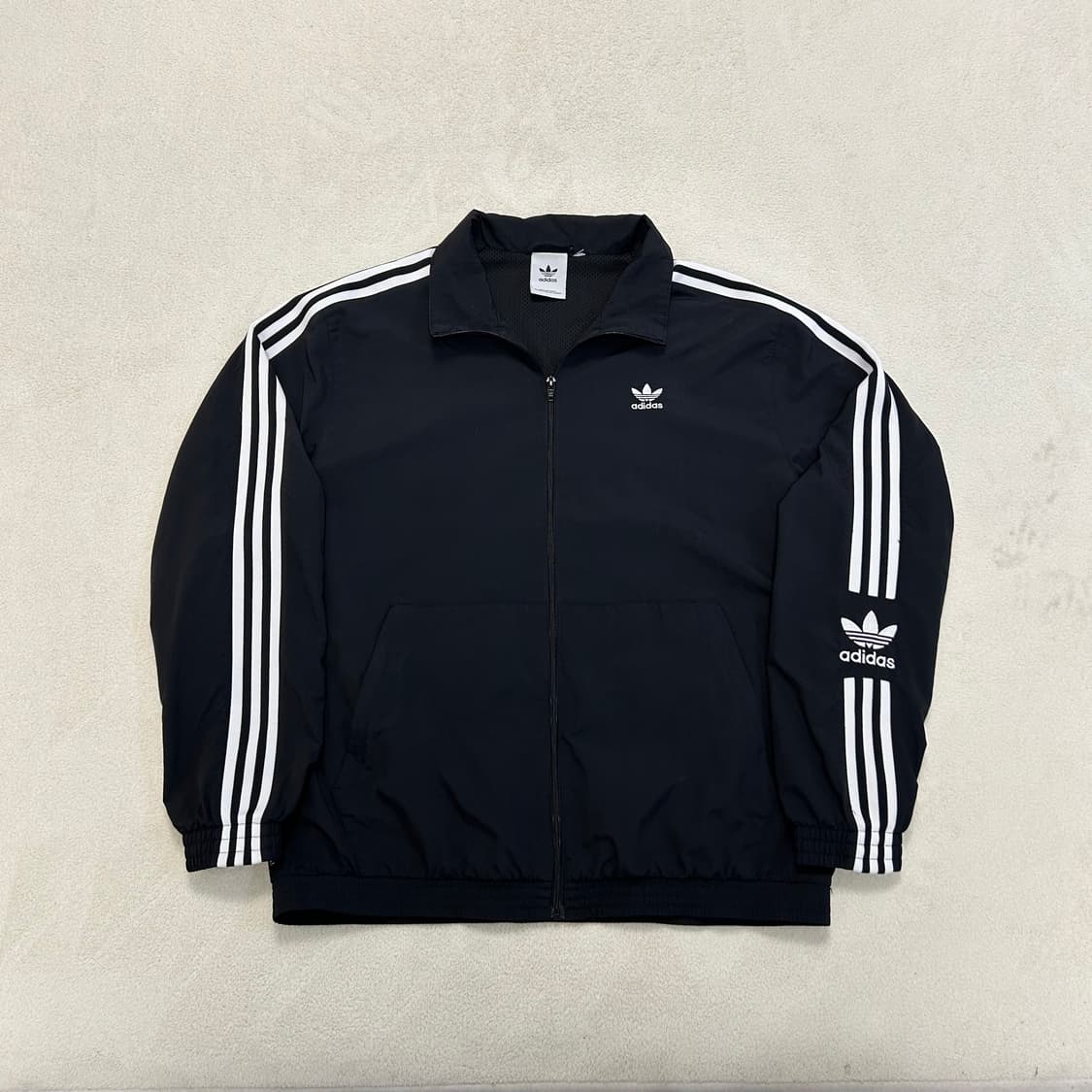 Adidas black locked up windbreak jacket 상품이미지4