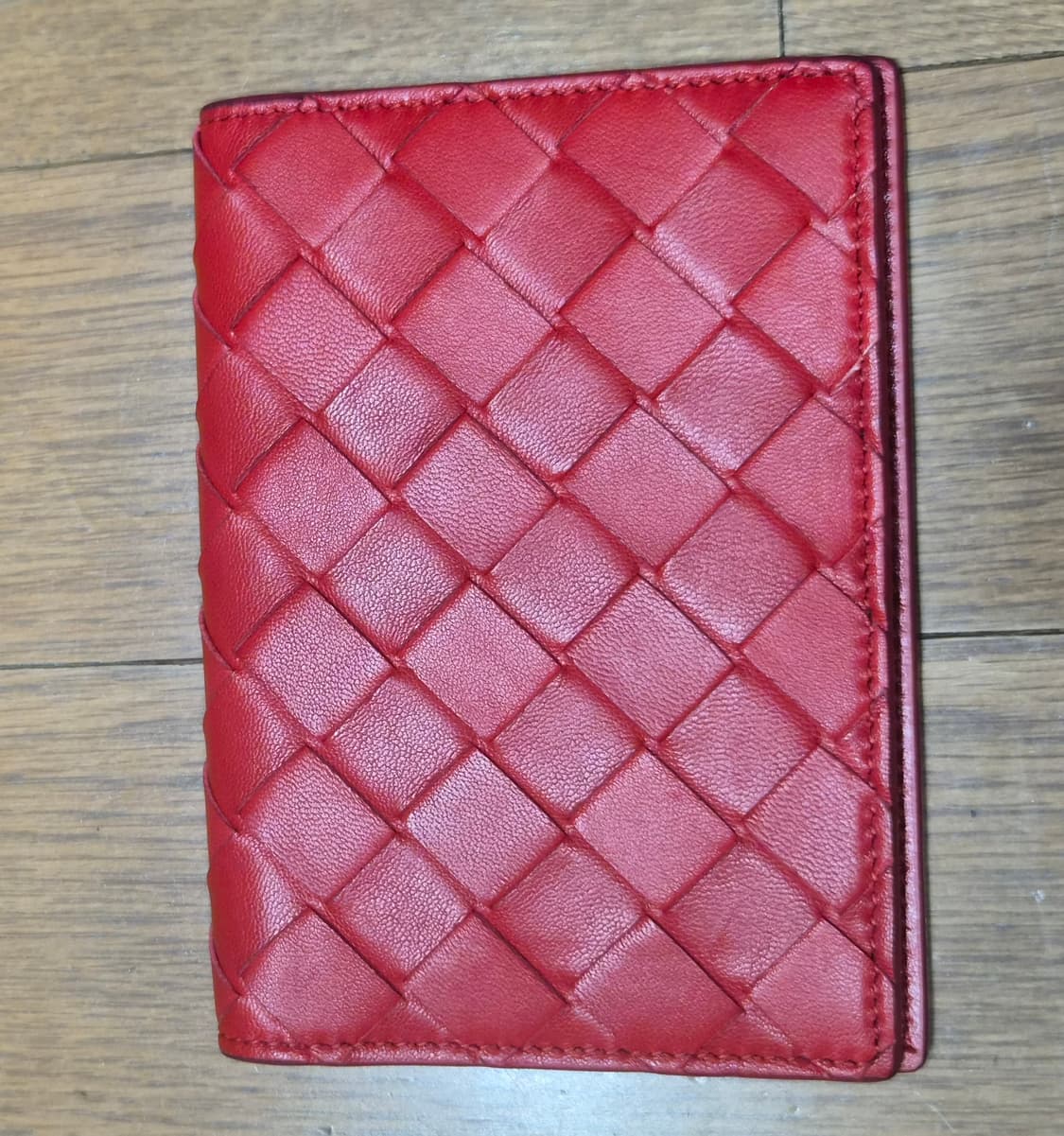 (정품) 보테가베네타 여권지갑 (명품 장지갑 반지갑 카드지갑) 상품이미지1