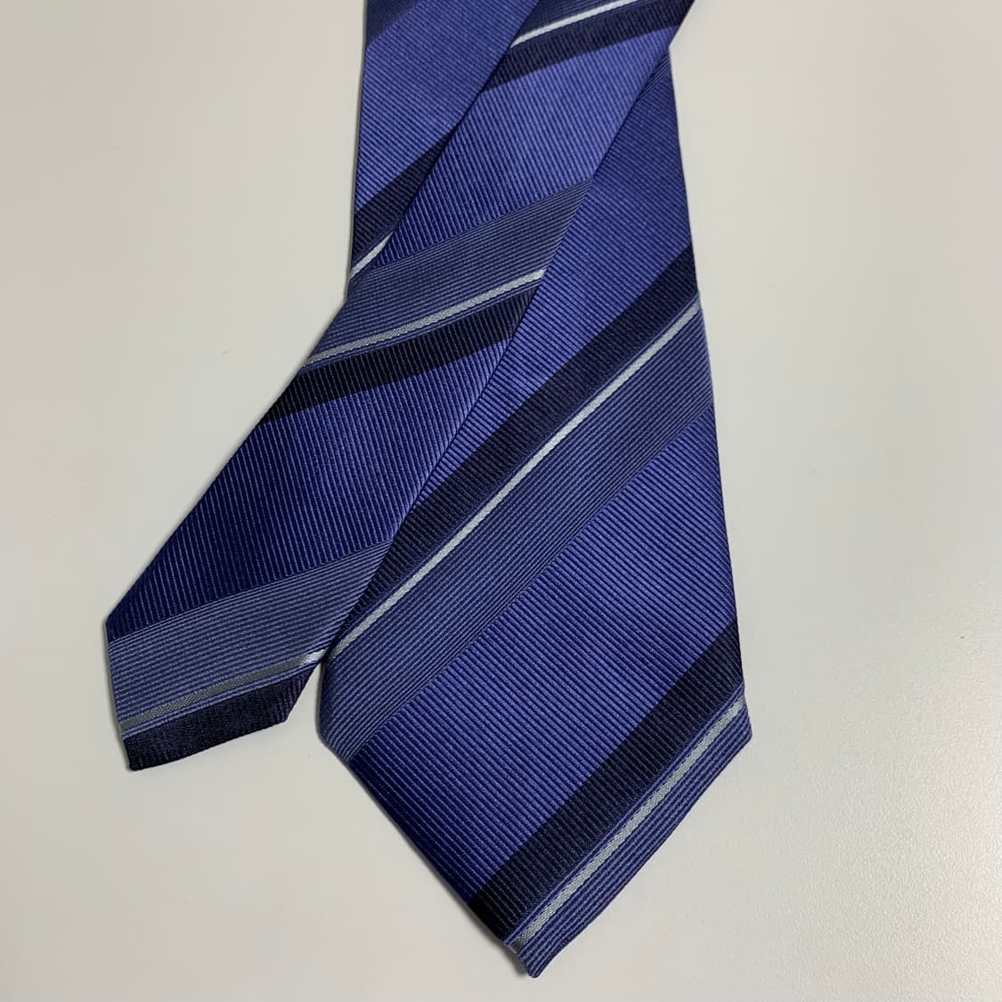 조르지오 아르마니(AMRMANI) 레지멘탈 클래식 정장룩 명품넥타이 A+ 상품이미지4