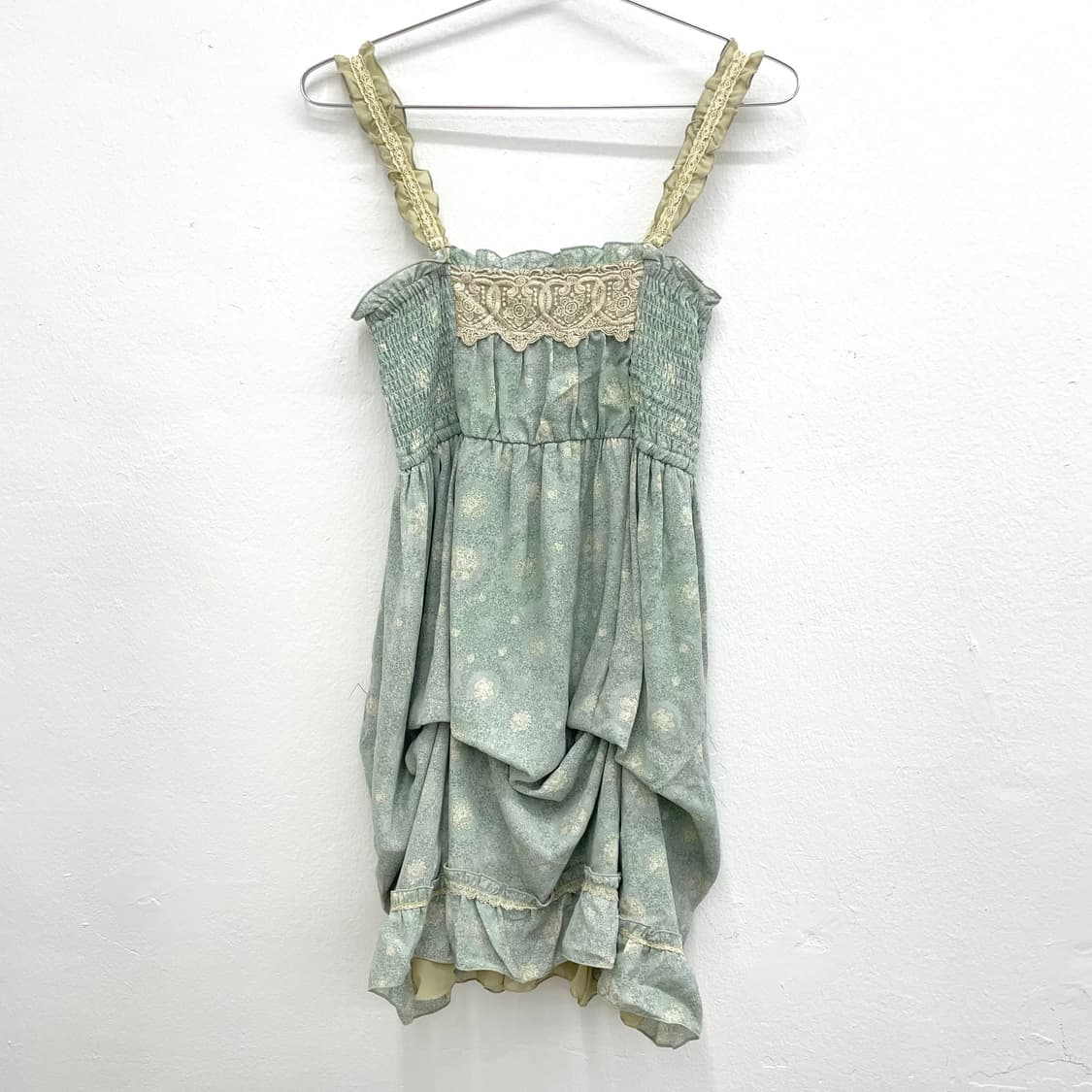 Axes femme lace trim smoked ruffle dress 상품이미지2