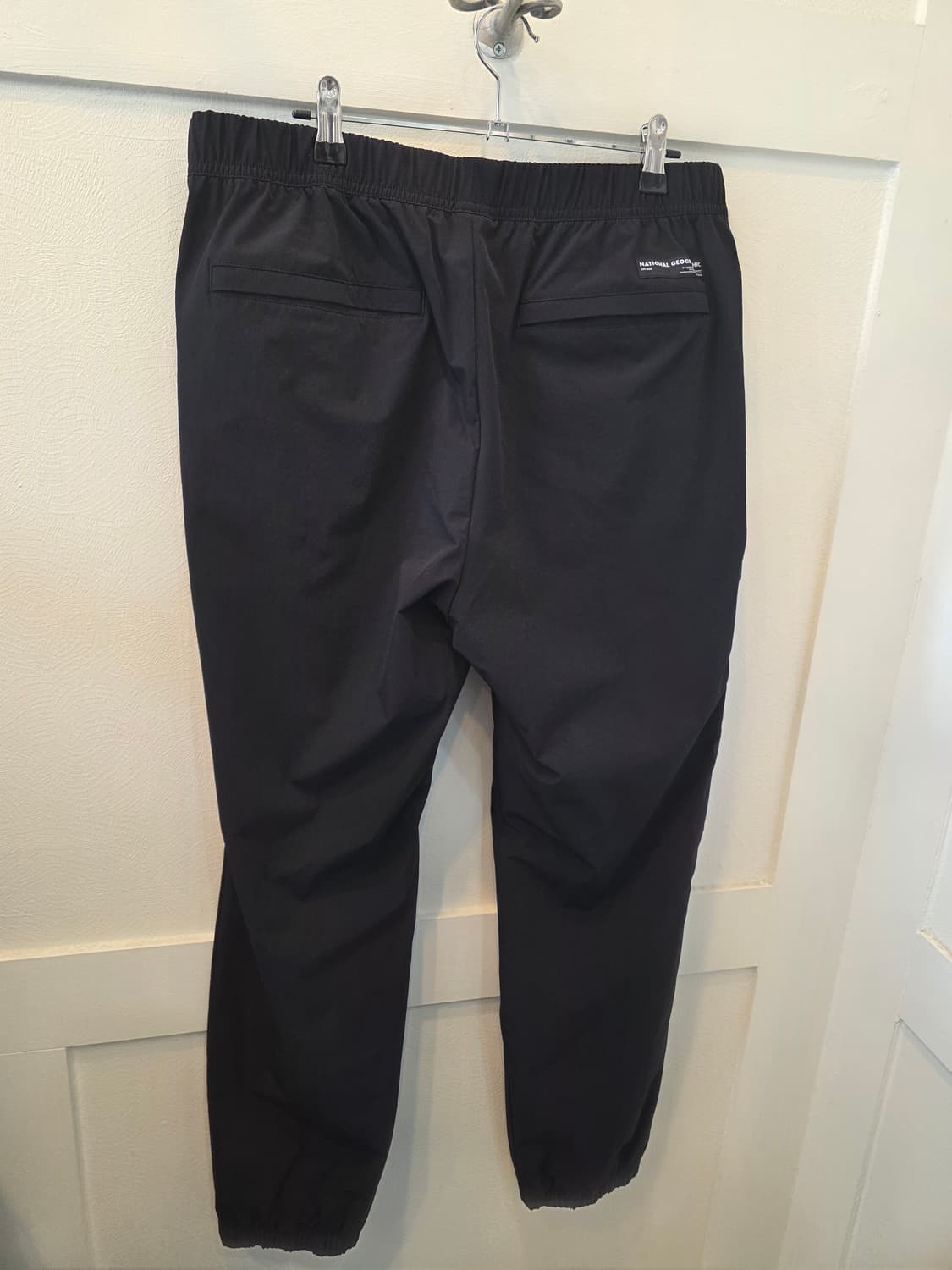 내셔널지오그래픽 블랙 액티브 우븐 맨투맨  바지 셋업 상품이미지8