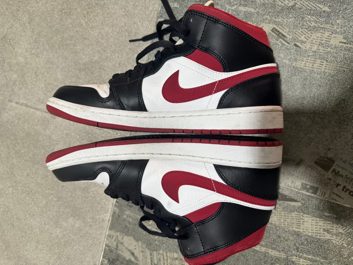 [260] 나이키 조던 1 미드 짐레드 블랙 화이트 상품이미지3