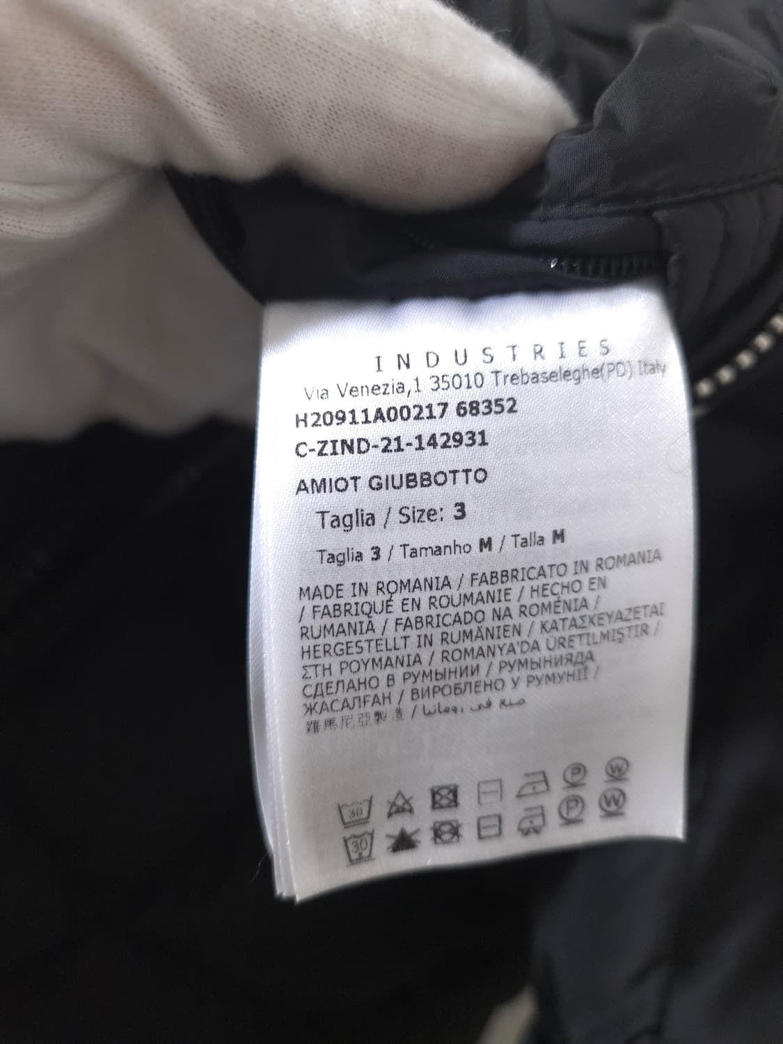 [새상품급] 몽클레어 아미오트 쇼트 다운 패딩 3Size 상품이미지8