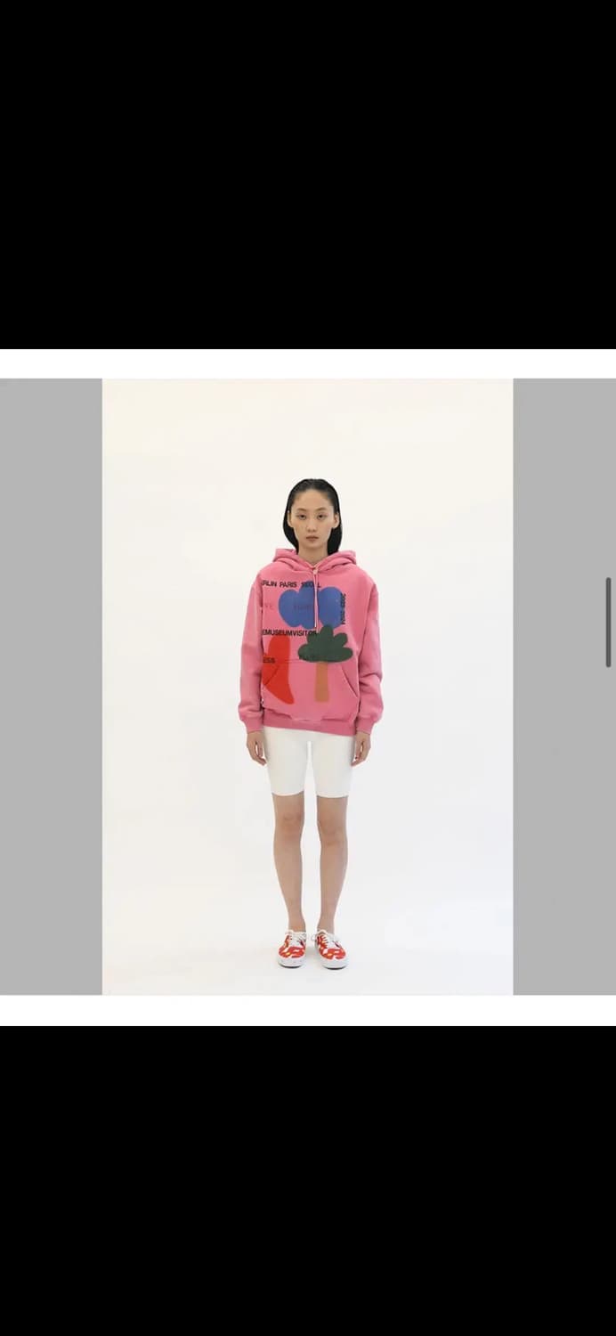 더뮤지엄비지터 스프레이 후드티 상품이미지1