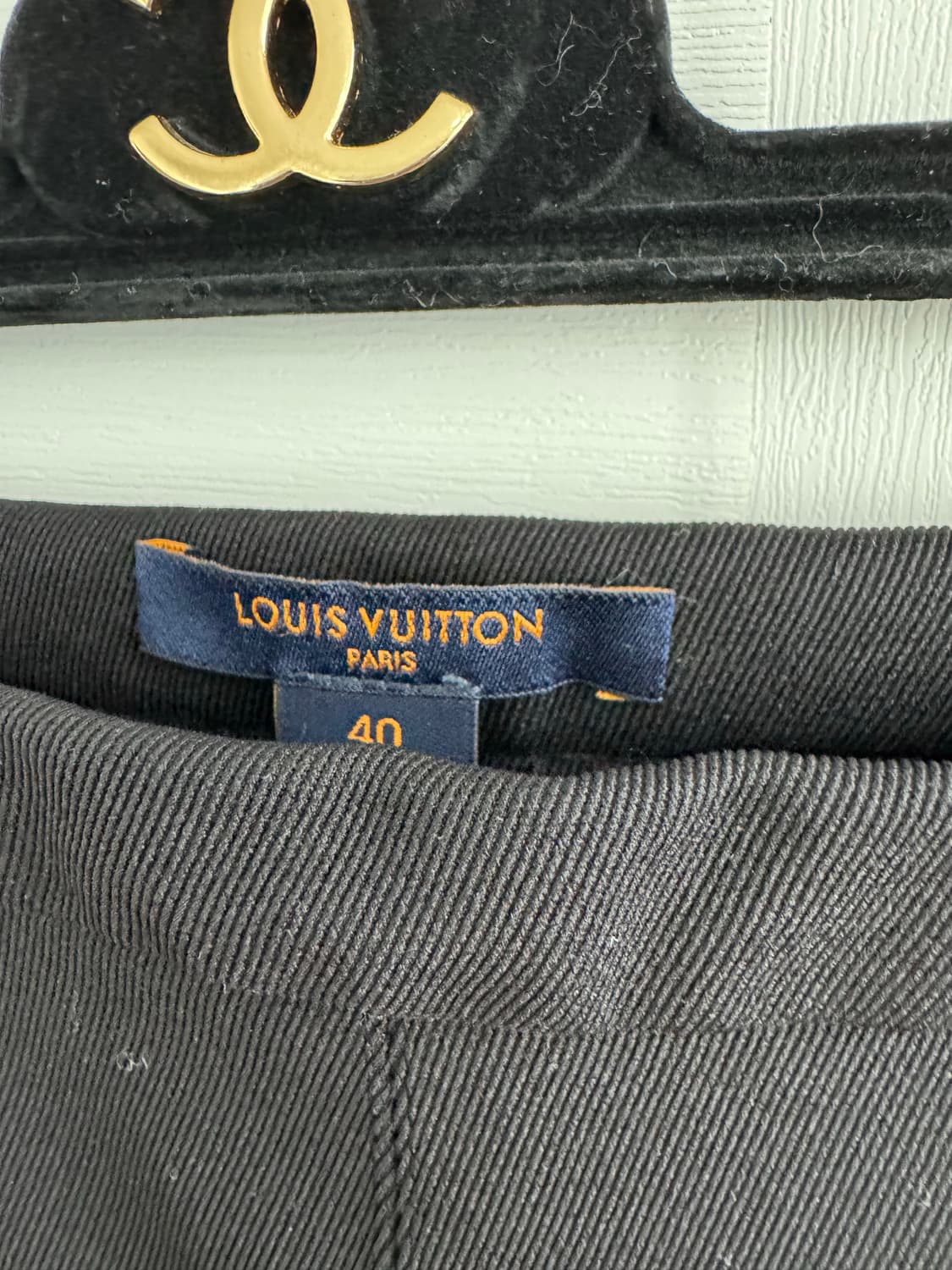 루이비통 블랙 밴딩 바지 사이즈 40 상품이미지3