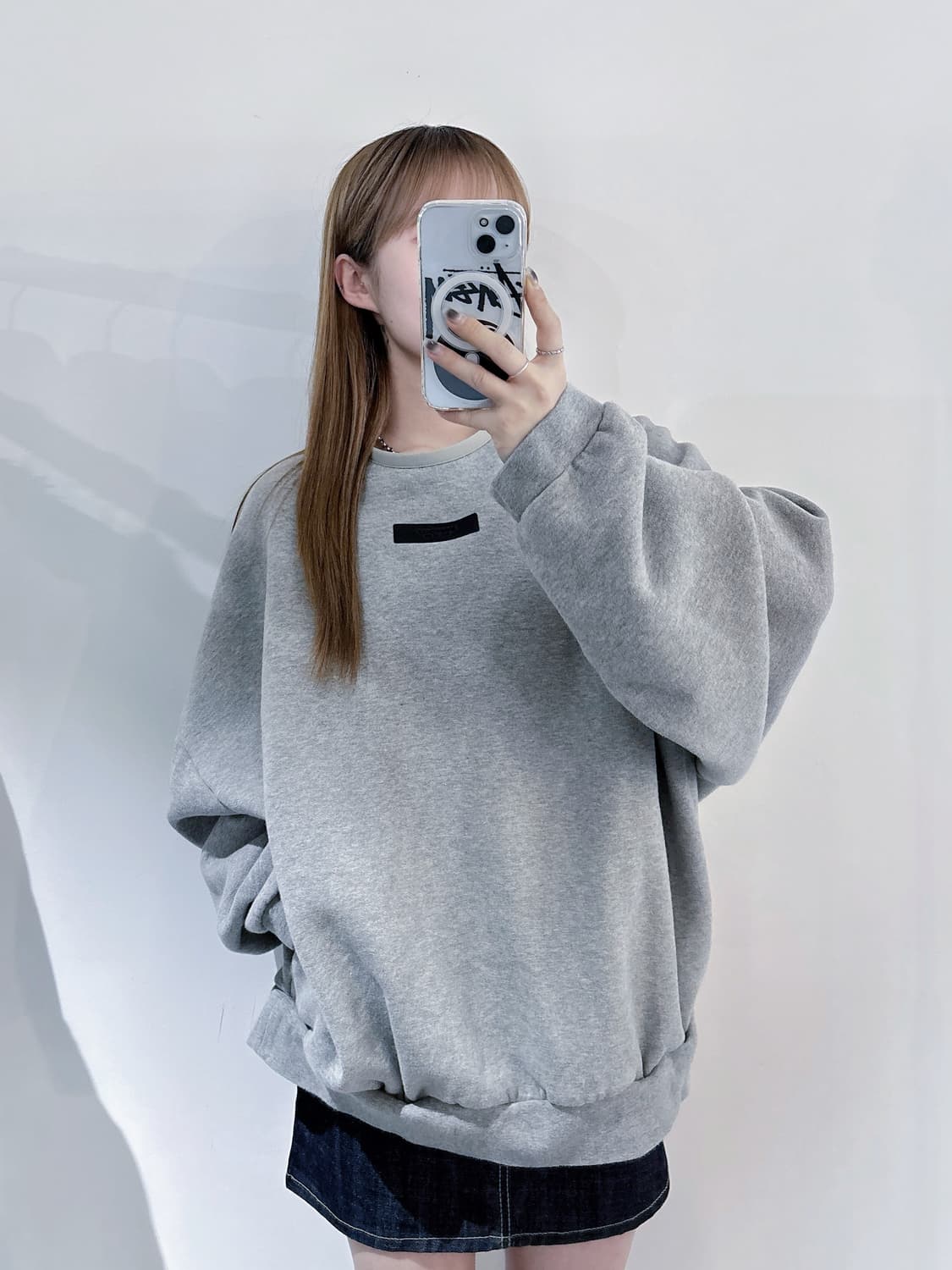 에센셜 그레이 맨투맨 상품이미지1