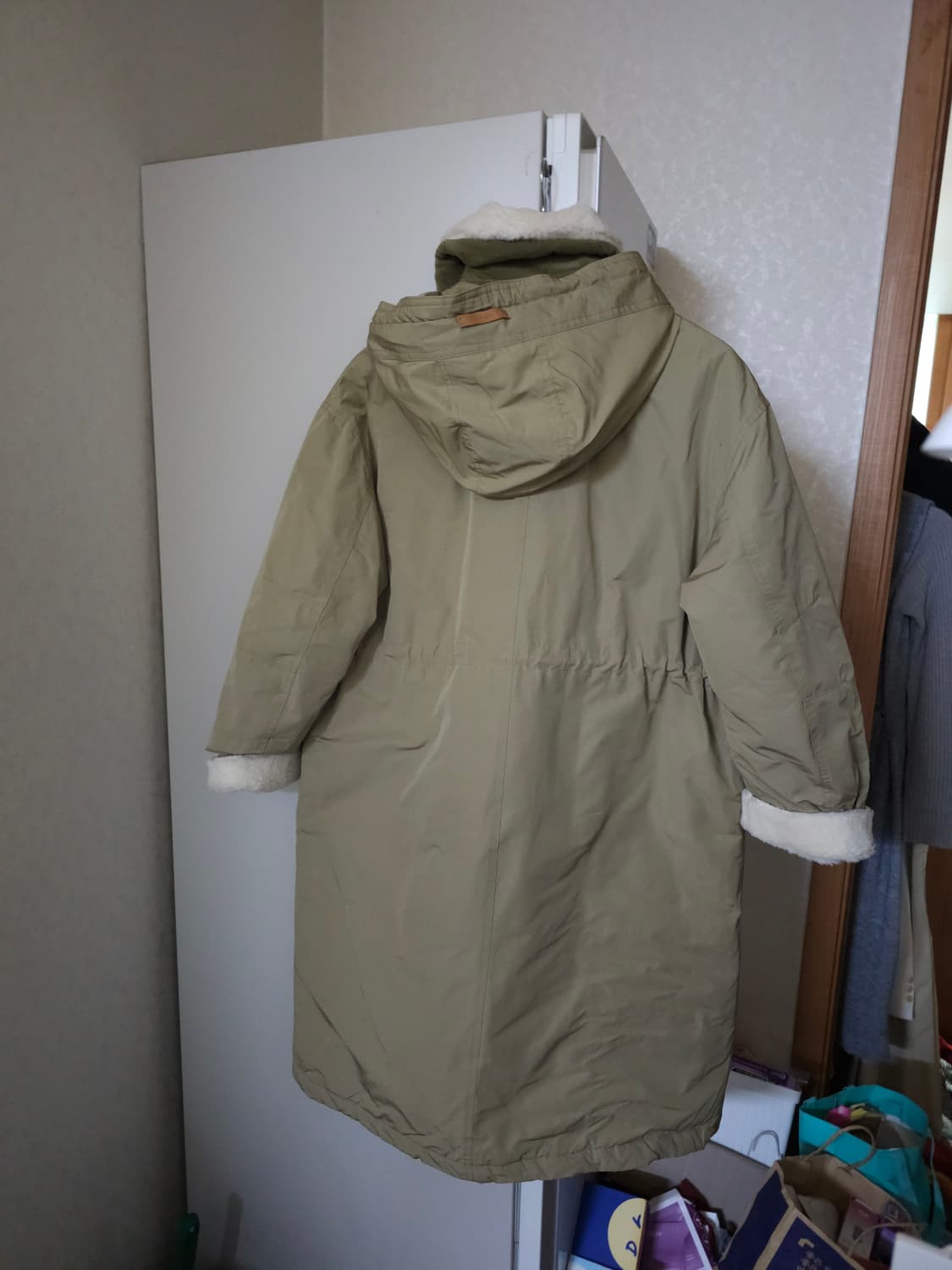 써스데이아일랜드 루즈핏 다운 롱패딩 상품이미지4