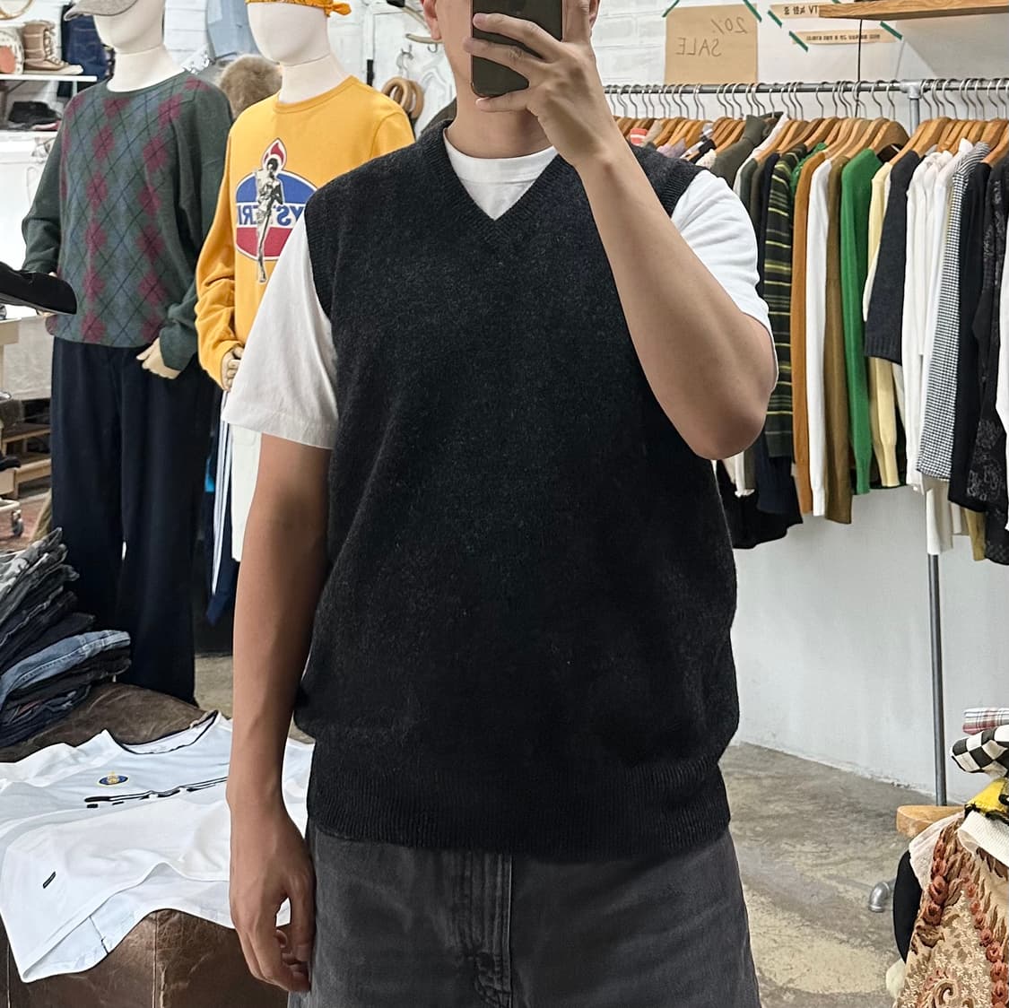 (착용컷) SHIPS 울 니트 베스트 (남성용 100) 상품이미지3