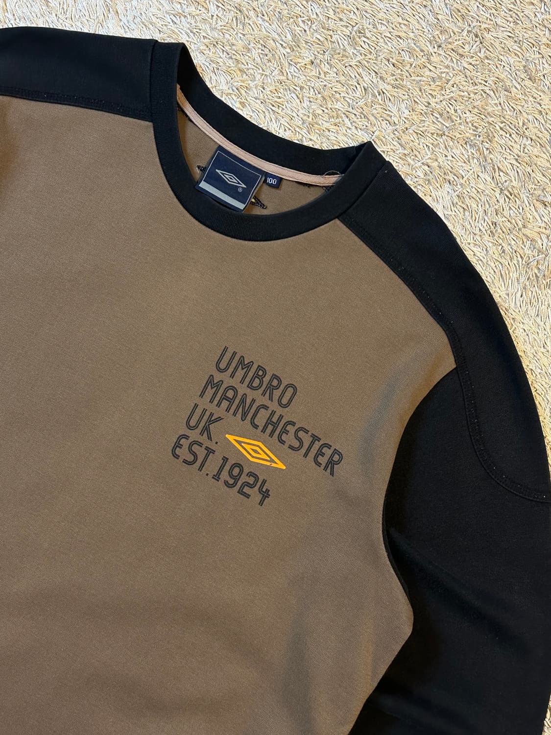 엄브로 UMBRO 올드스쿨 나그랑 롱슬리브 브라운 블랙 상품이미지2