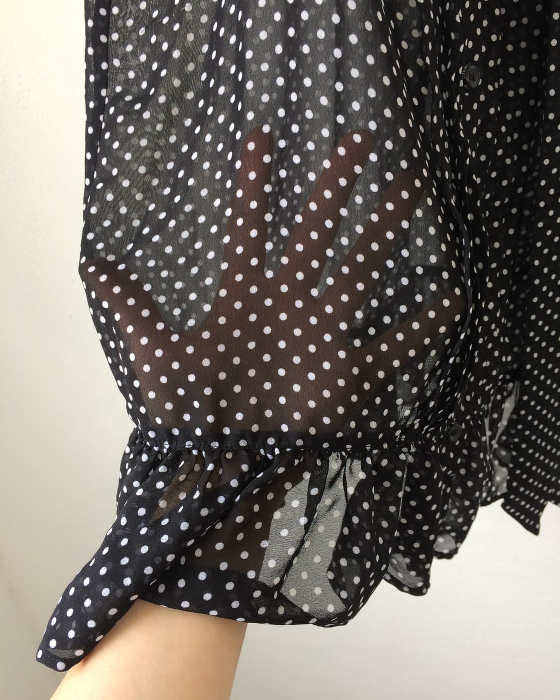 Dot pattern tied blouse 상품이미지4