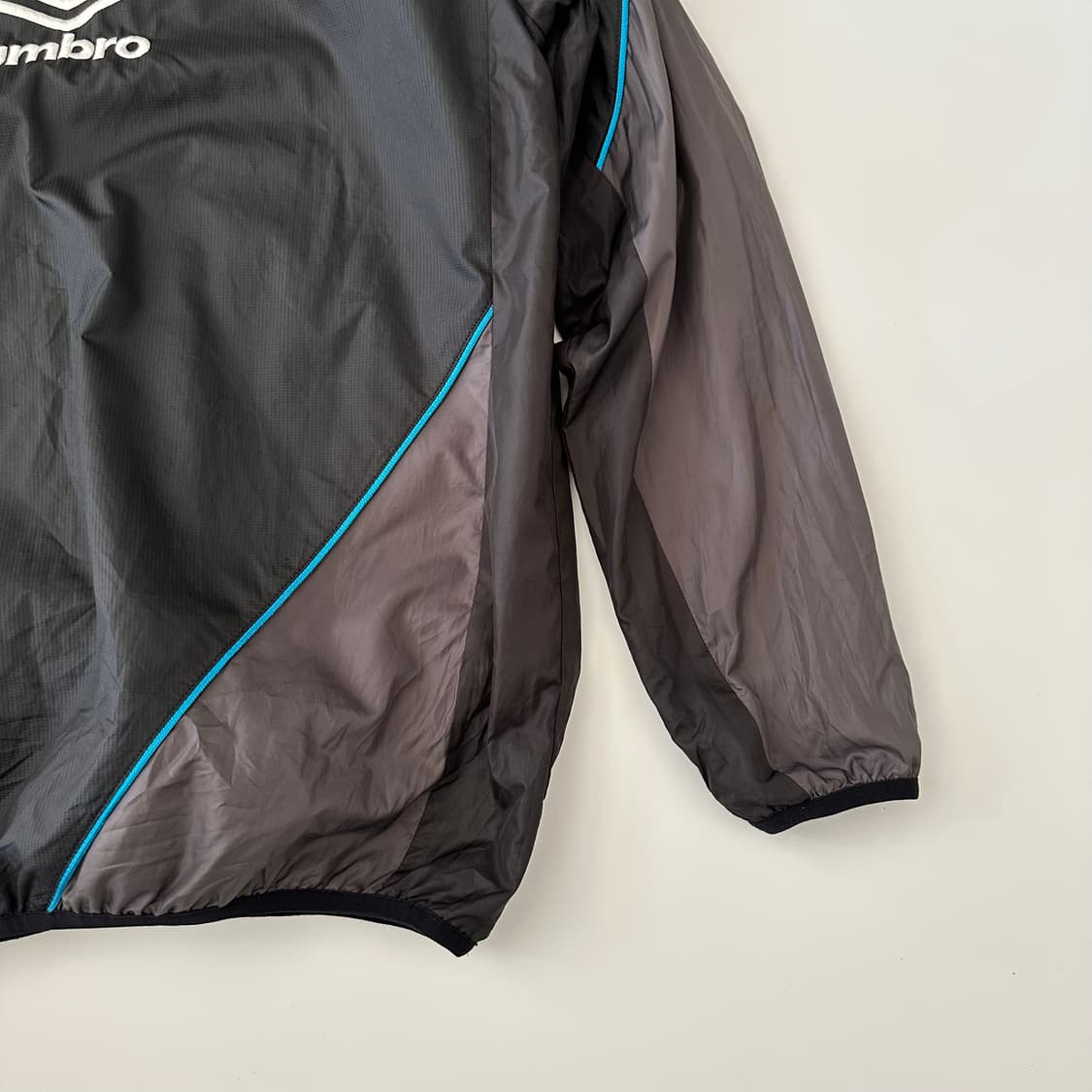 엄브로 umbro 로고 웜업 상품이미지3