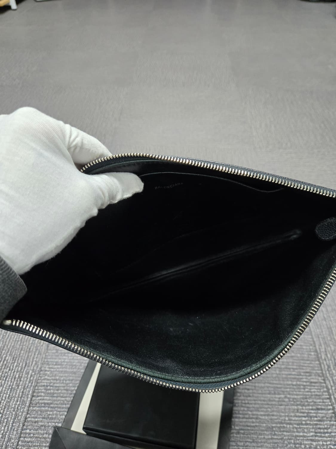 [특가][정품]발렌시아가 로고 클러치백 상품이미지5