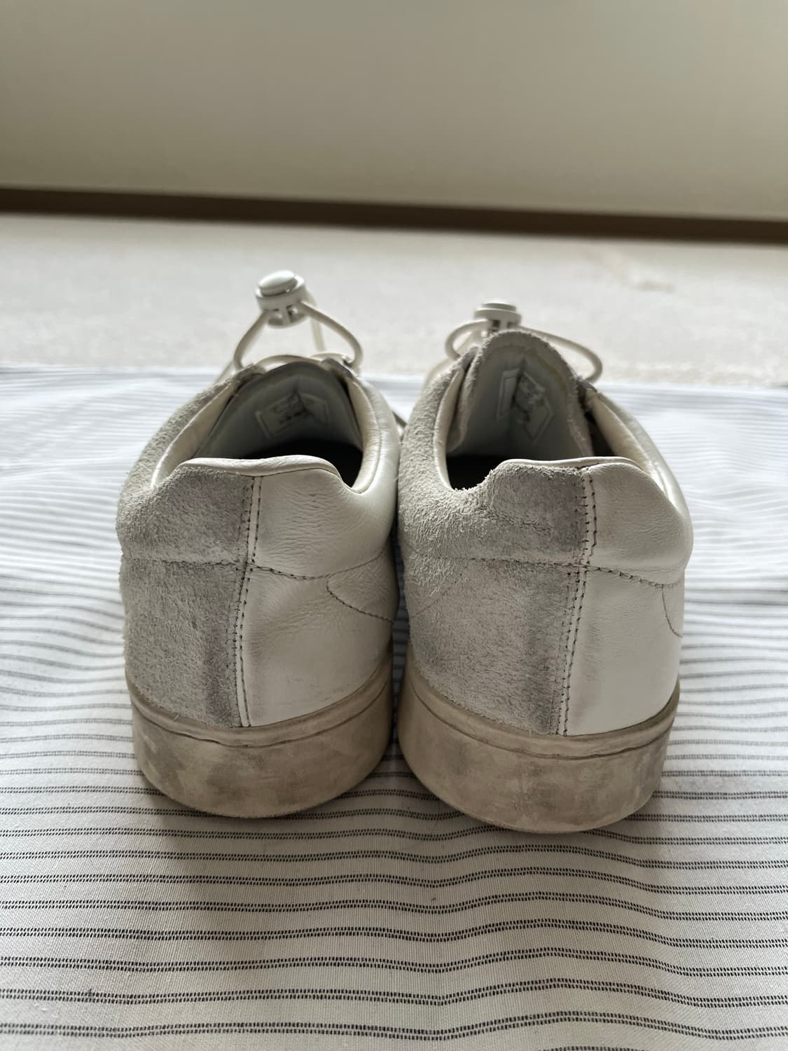 엔지니어가먼츠 x 케이스위스 비대칭 화이트 스니커즈 (265-270) 상품이미지8