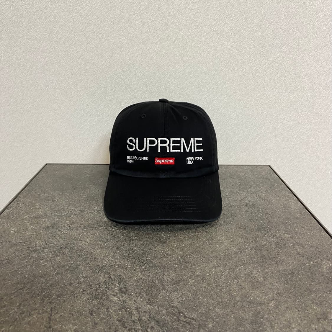 슈프림 21FW EST.1994 워시드 블랙 볼캡 모자 상품이미지1