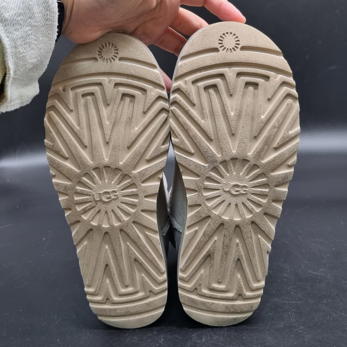 UGG 어그 그레이 클래식 미니 부츠240 상품이미지3