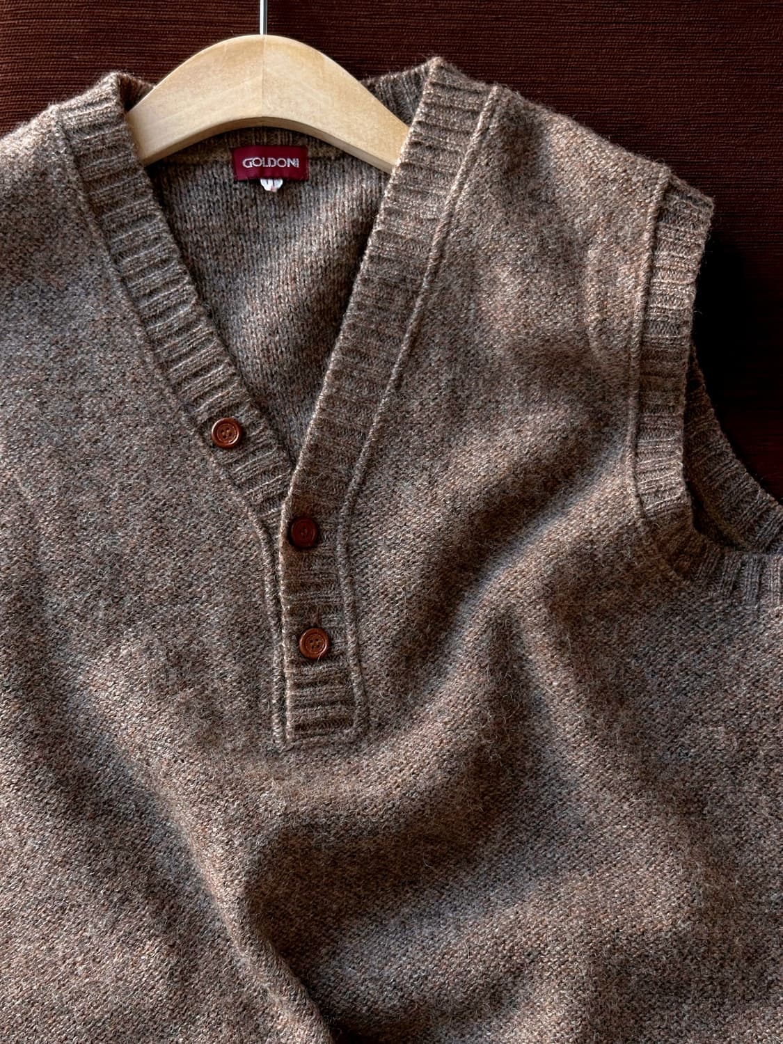 Wool v-neck design knit vest 상품이미지1