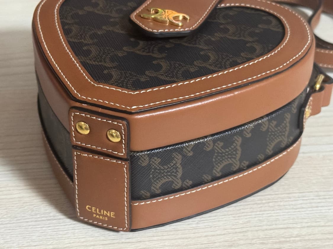 CELINE 셀린느 트리옹프 하트 탬버린백 하트백 상품이미지6