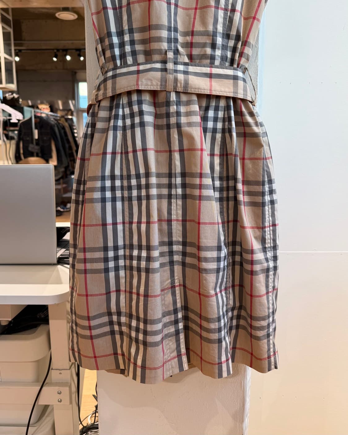 버버리 브릿 베이지 노바체크 벨티드 하프원피스  상품이미지7