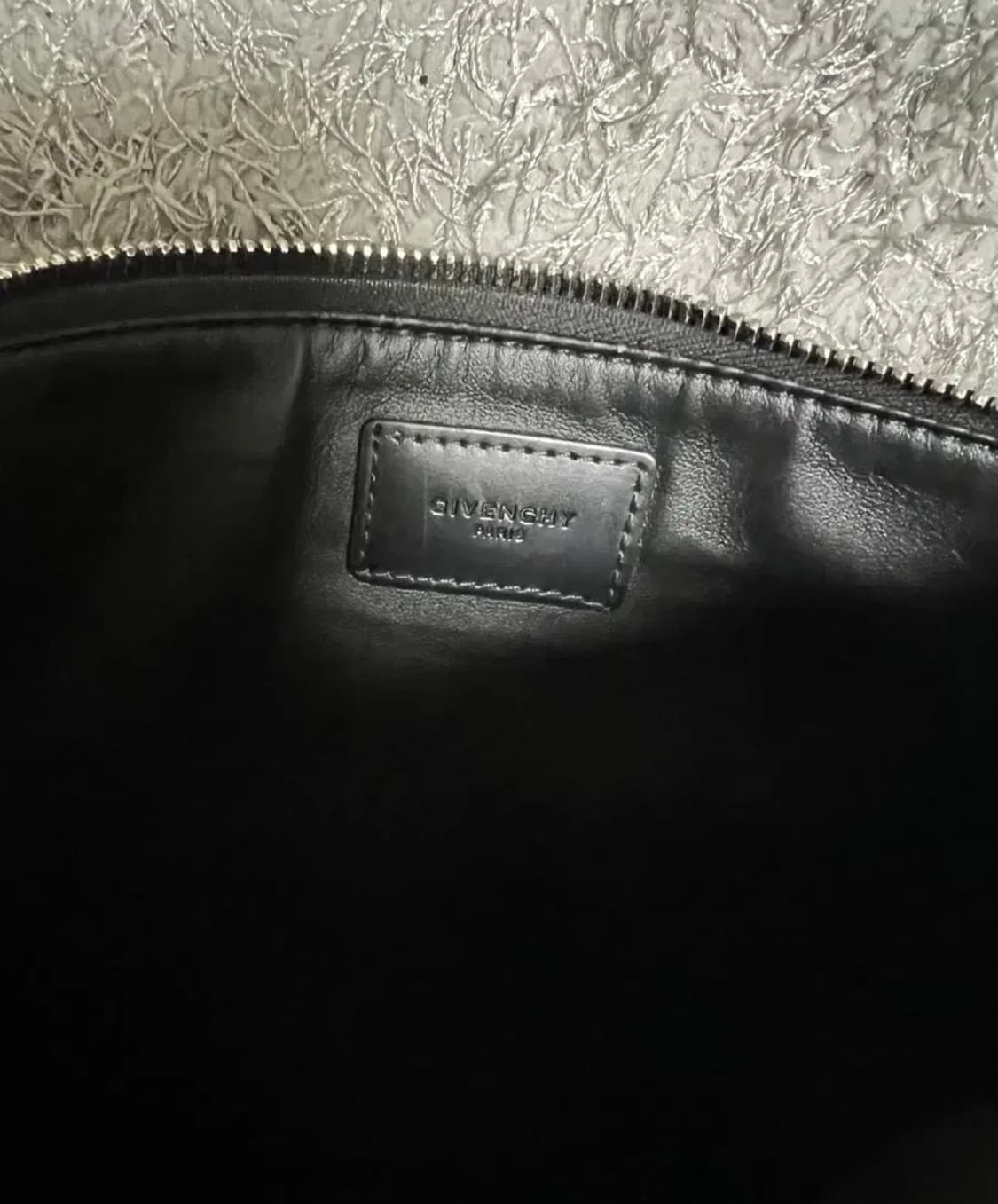 Givenchy 샤크 클러치백 상품이미지4