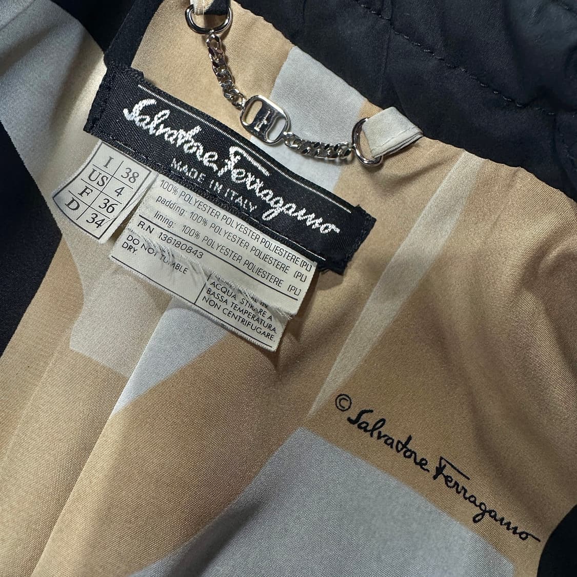 살바토레 페라가모 누빔 자켓 상품이미지2