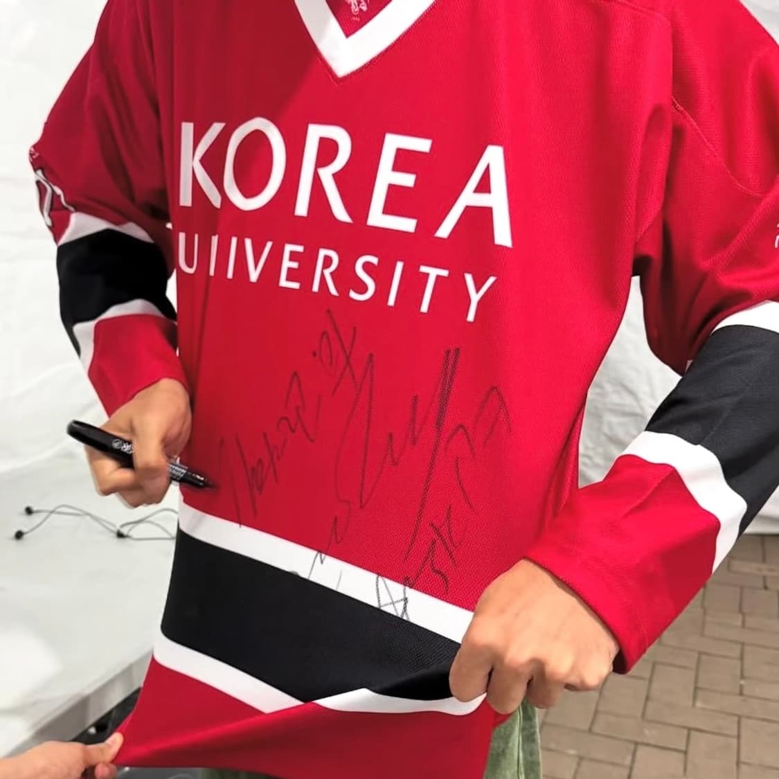 빈지노 2025 고려대 축제 착용 + 친필 사인 고려대학교 공식 의류  상품이미지3