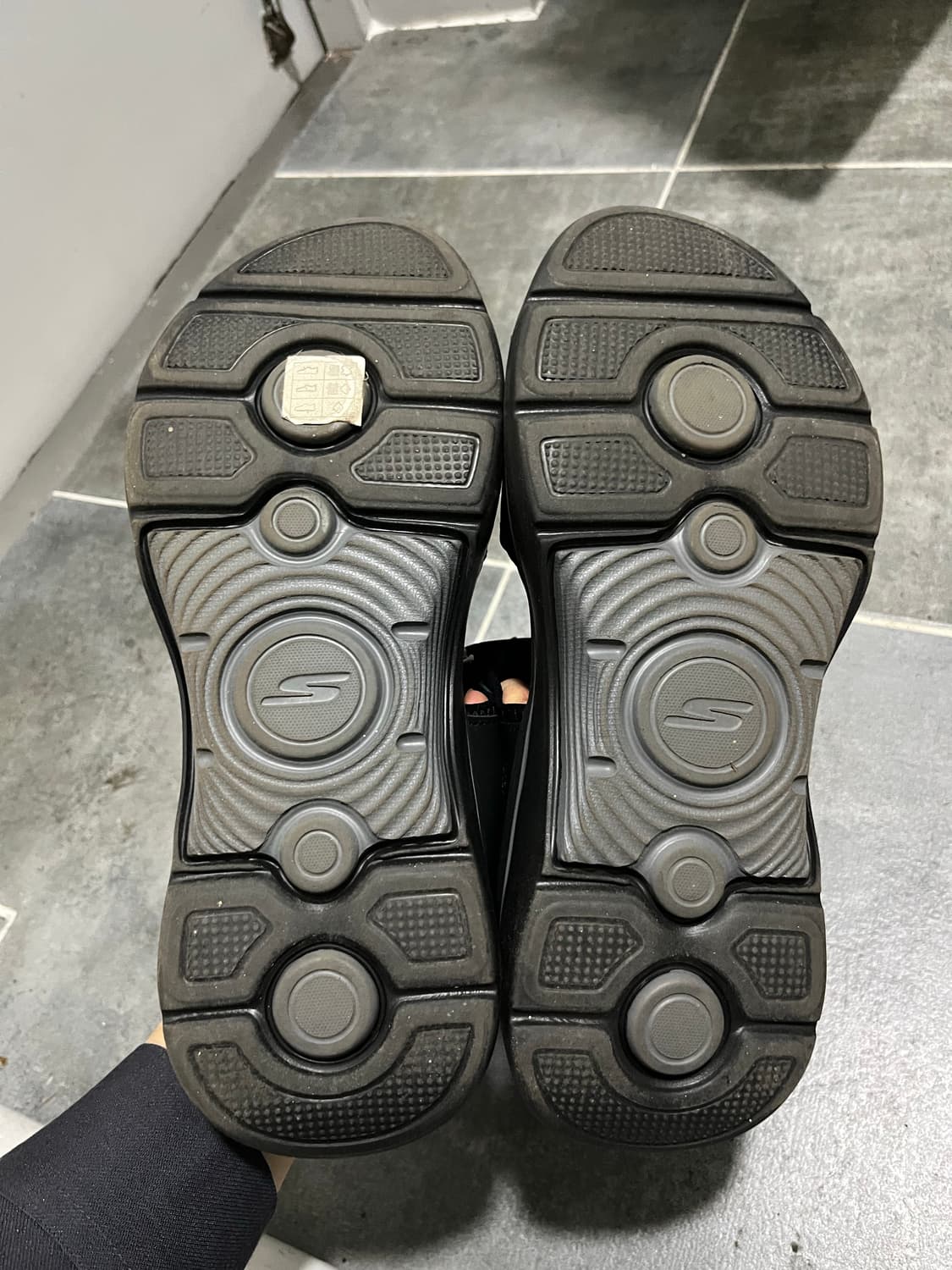 [280] 스케쳐스 아치핏 남성 샌들 상품이미지5