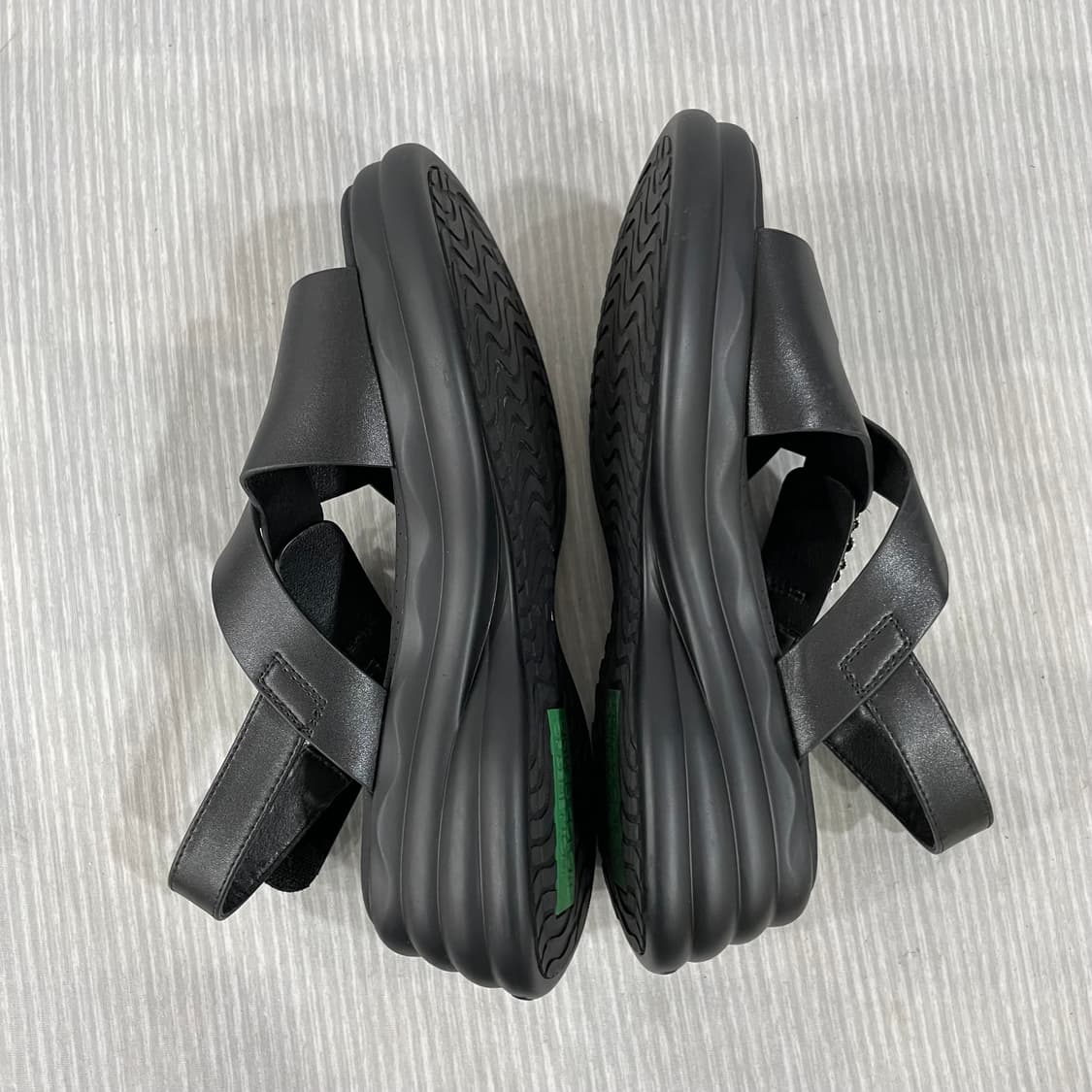 651) 베네통 플랫폼 샌들 245mm 상품이미지5
