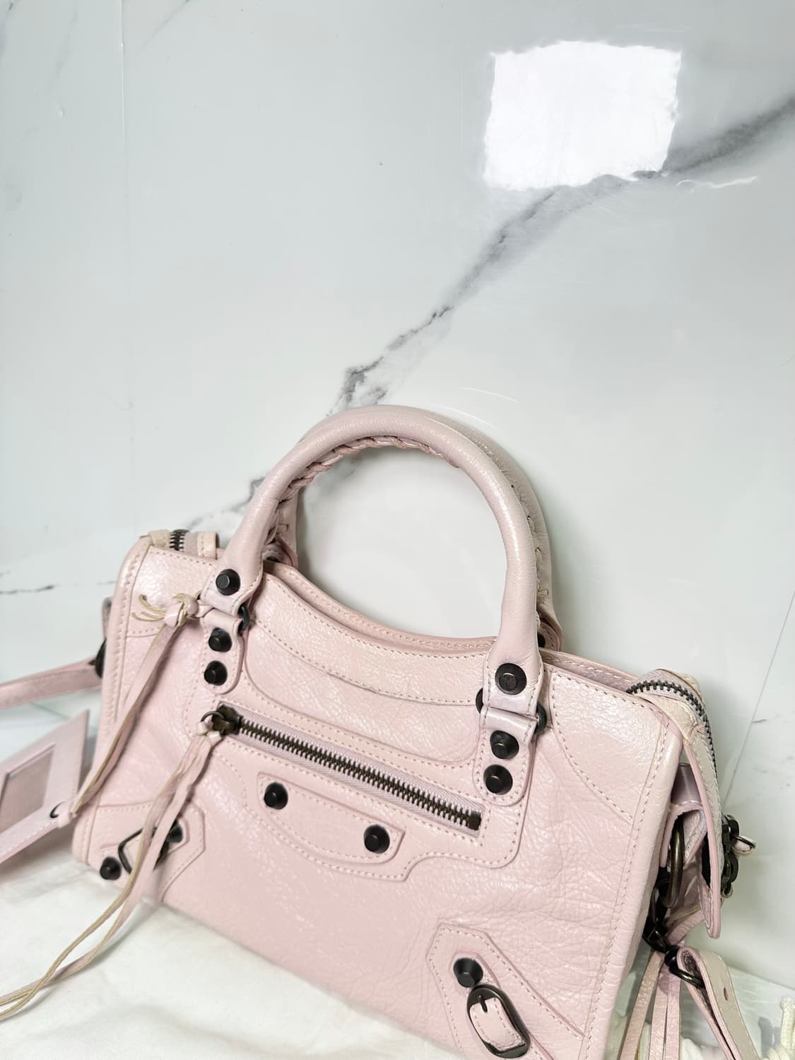 [A+ 정품] 발렌시아가 시티 모터백 미니 연핑크 상품이미지8