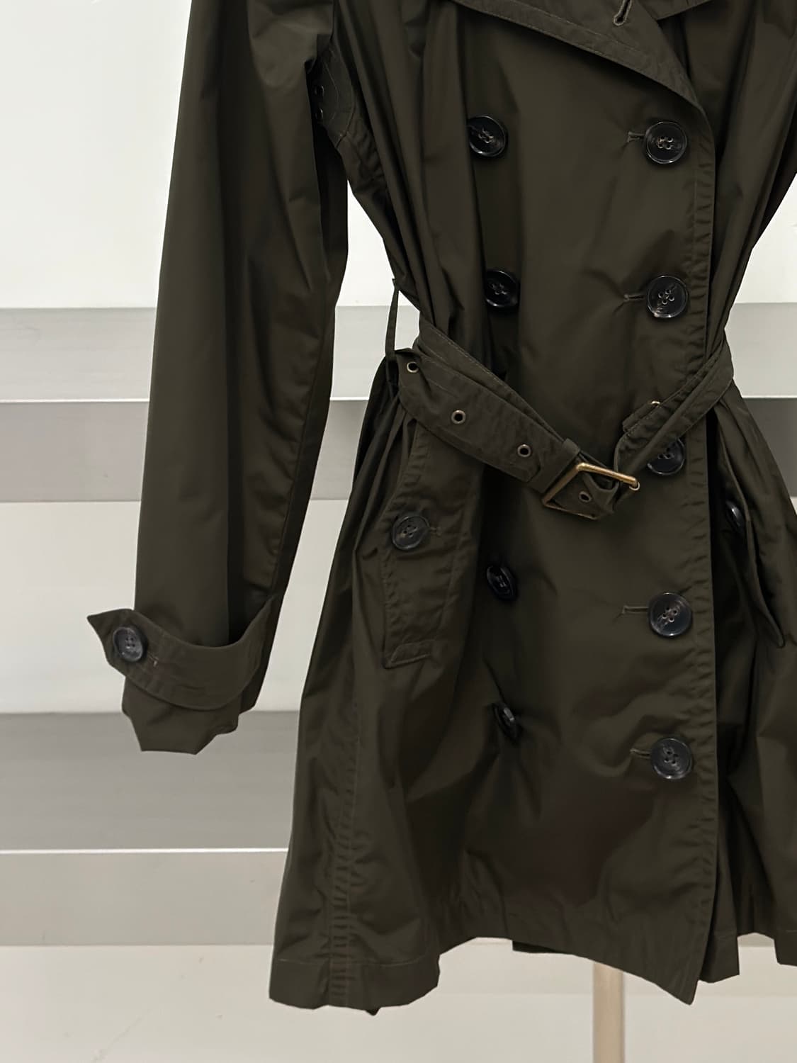 버버리 딥카키 발모랄 트렌치 코트   상품이미지4