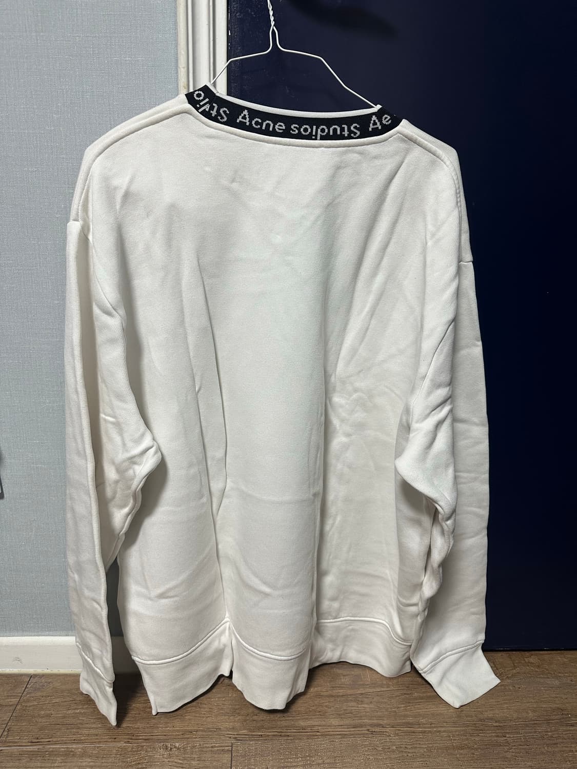 아크네 스튜디오 맨투맨 상품이미지2