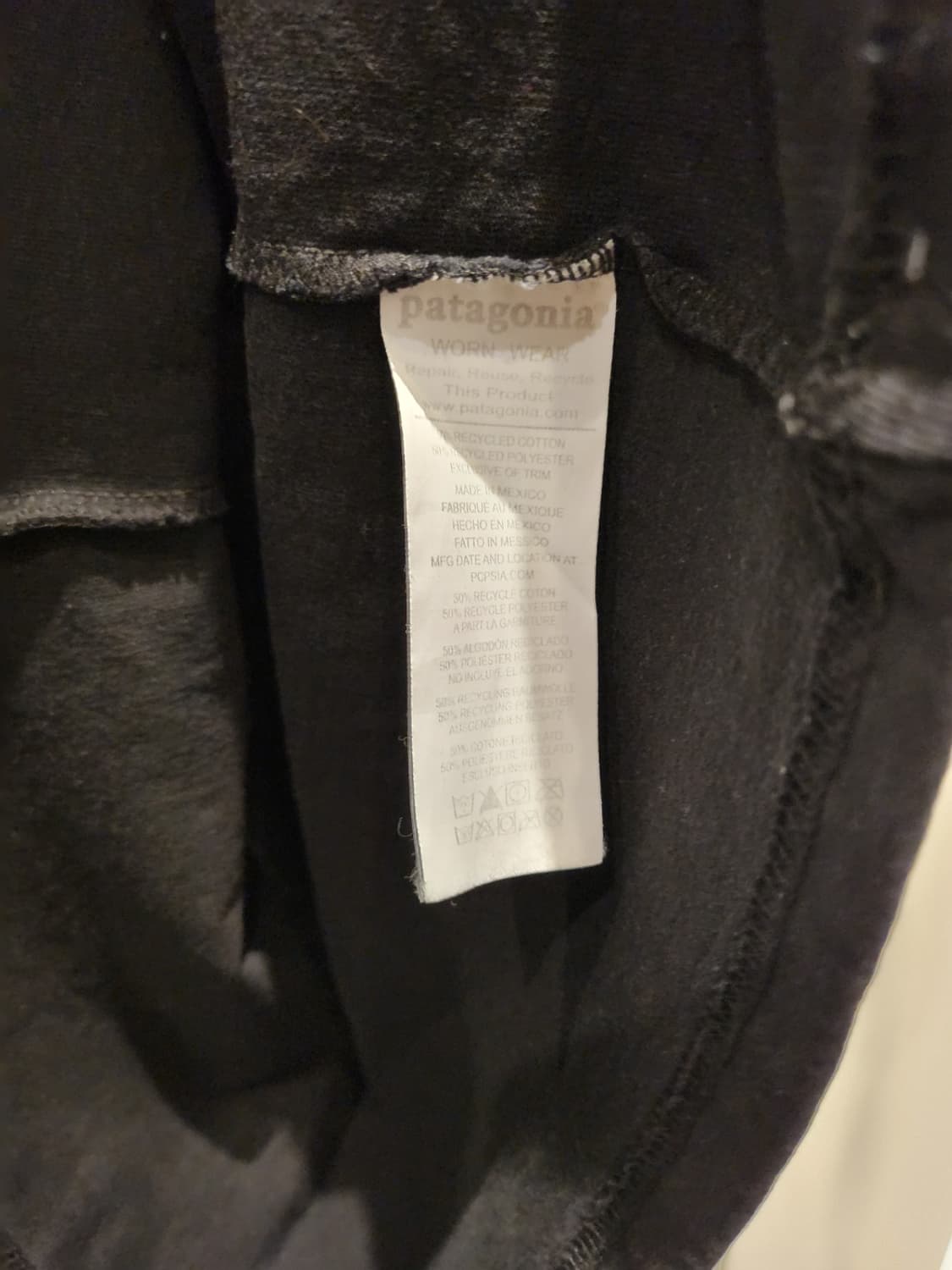 파타고니아 블랙 로고반팔95 상품이미지3