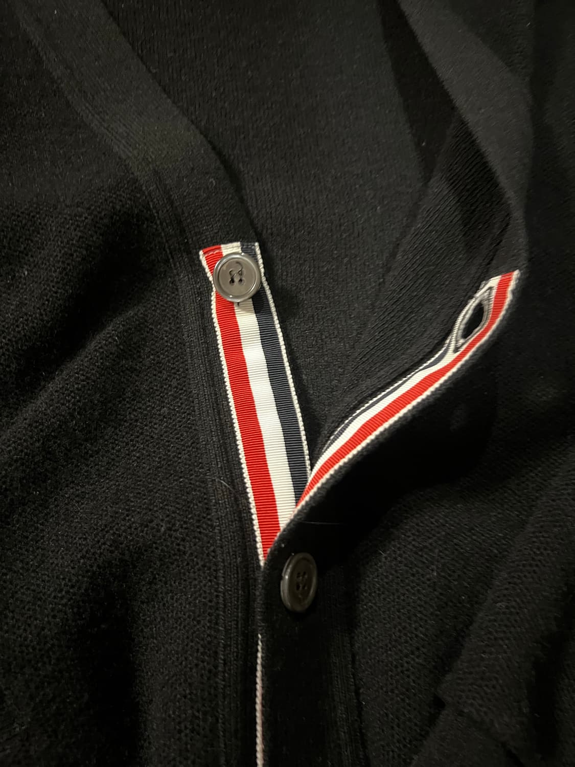 (정품) 톰브라운 트리밍 캐시미어 블랙 피케 가디건 4사이즈 상품이미지8