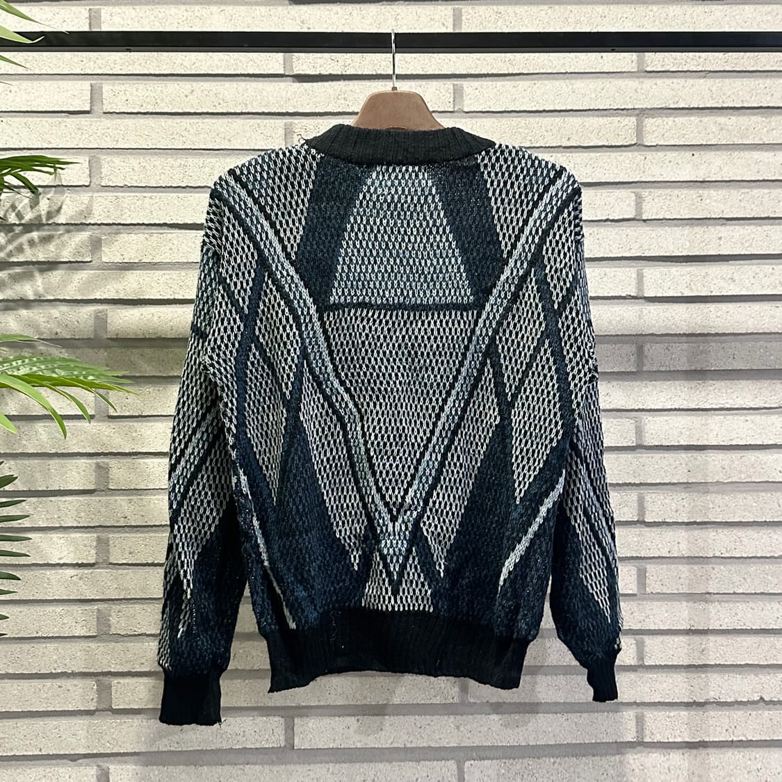 JPN VINTAGE 올오버 V쉐입 패턴 니트 컬러블럭 디테일 상품이미지3