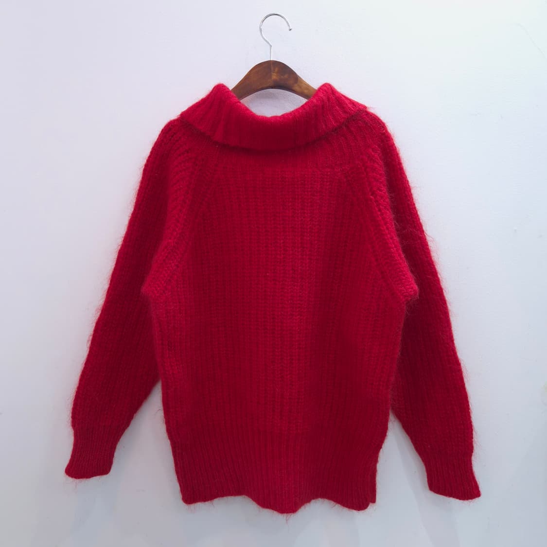 레드 울 벌키 오프넥 루즈핏 니트 스웨터 상품이미지2