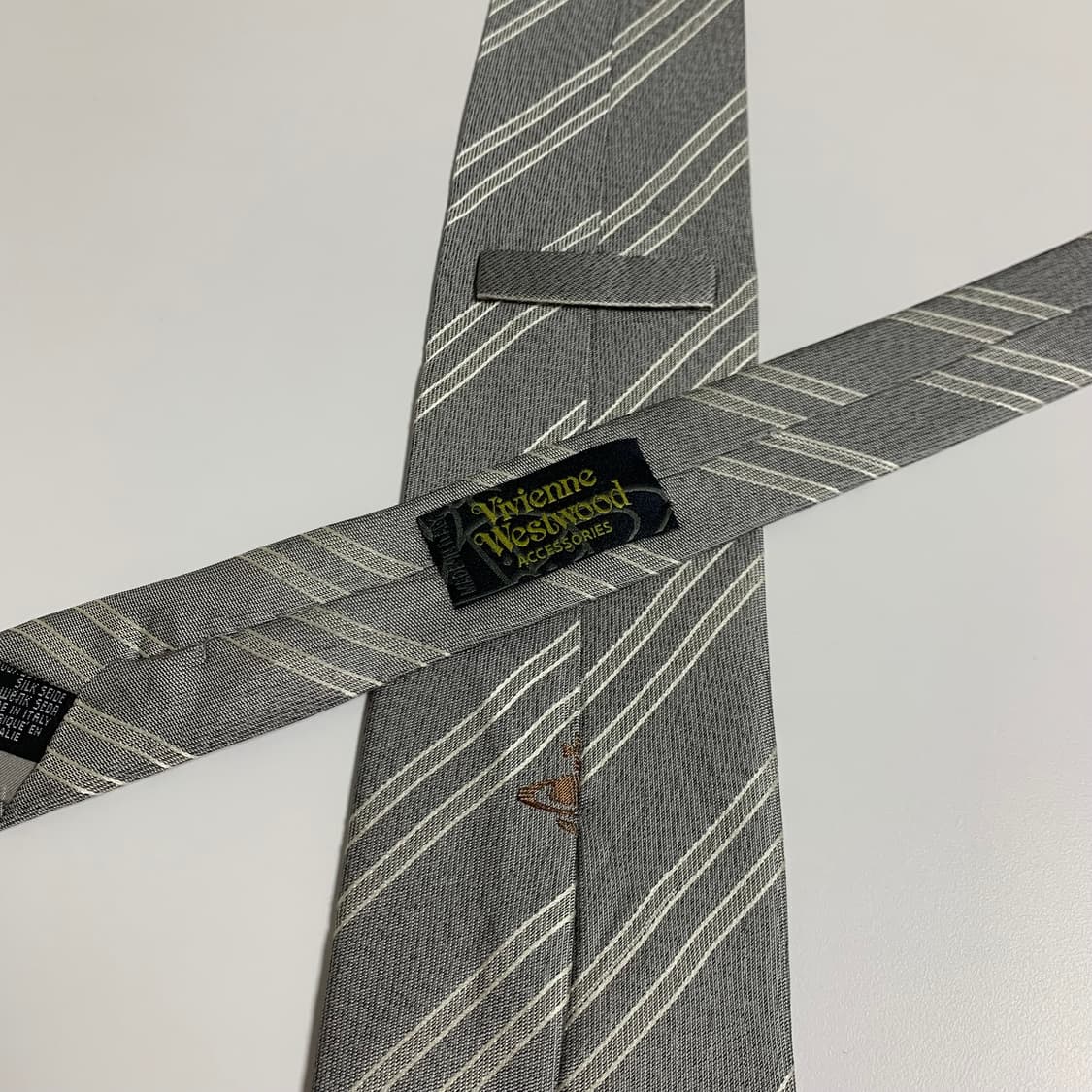 비비안웨스트우드 스트라이프 로고넥타이 명품 100실크 A+등급 8.8cm 상품이미지6