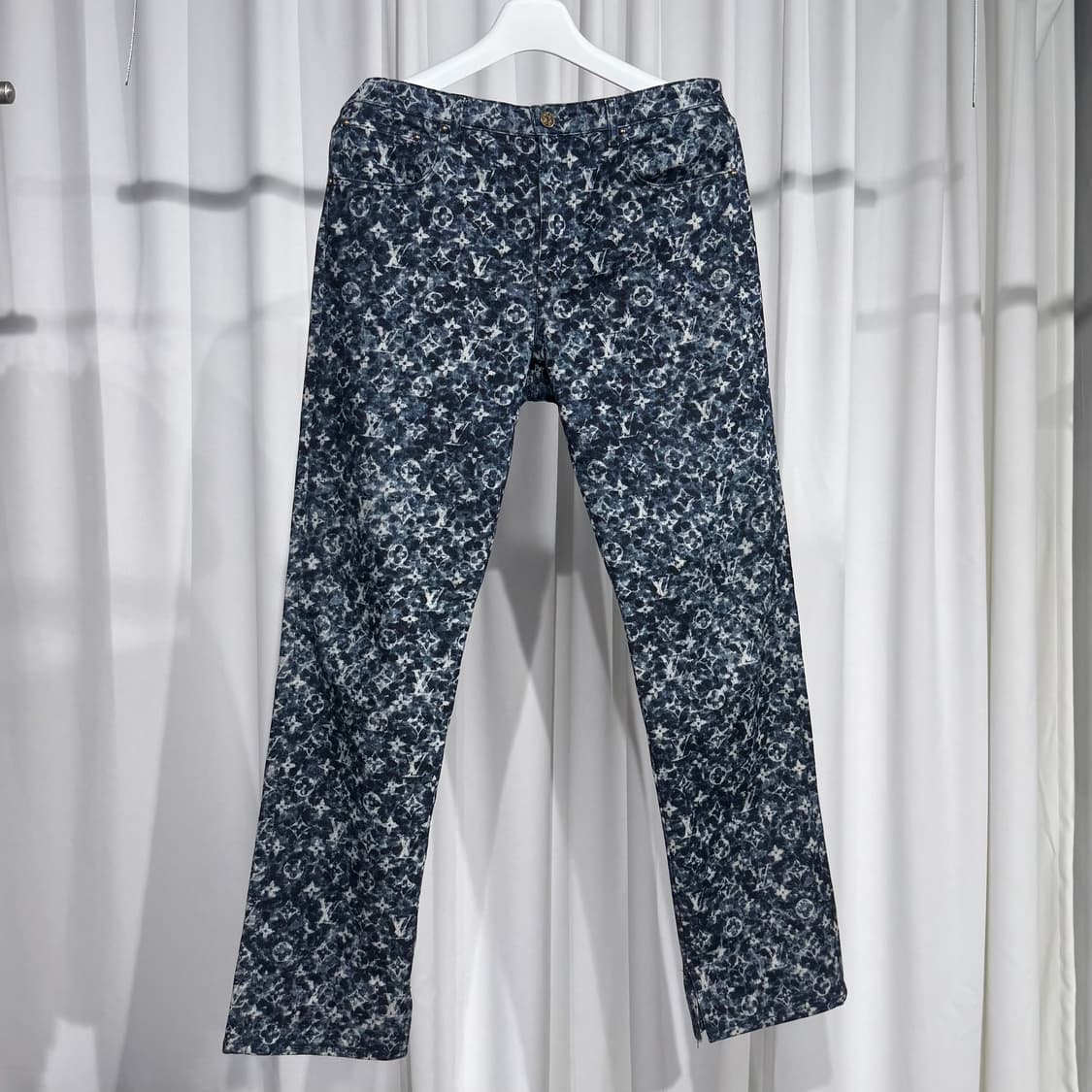 [정품] 루이비통 워크웨어 모노그램 데님 팬츠 1ABJMP 상품이미지1