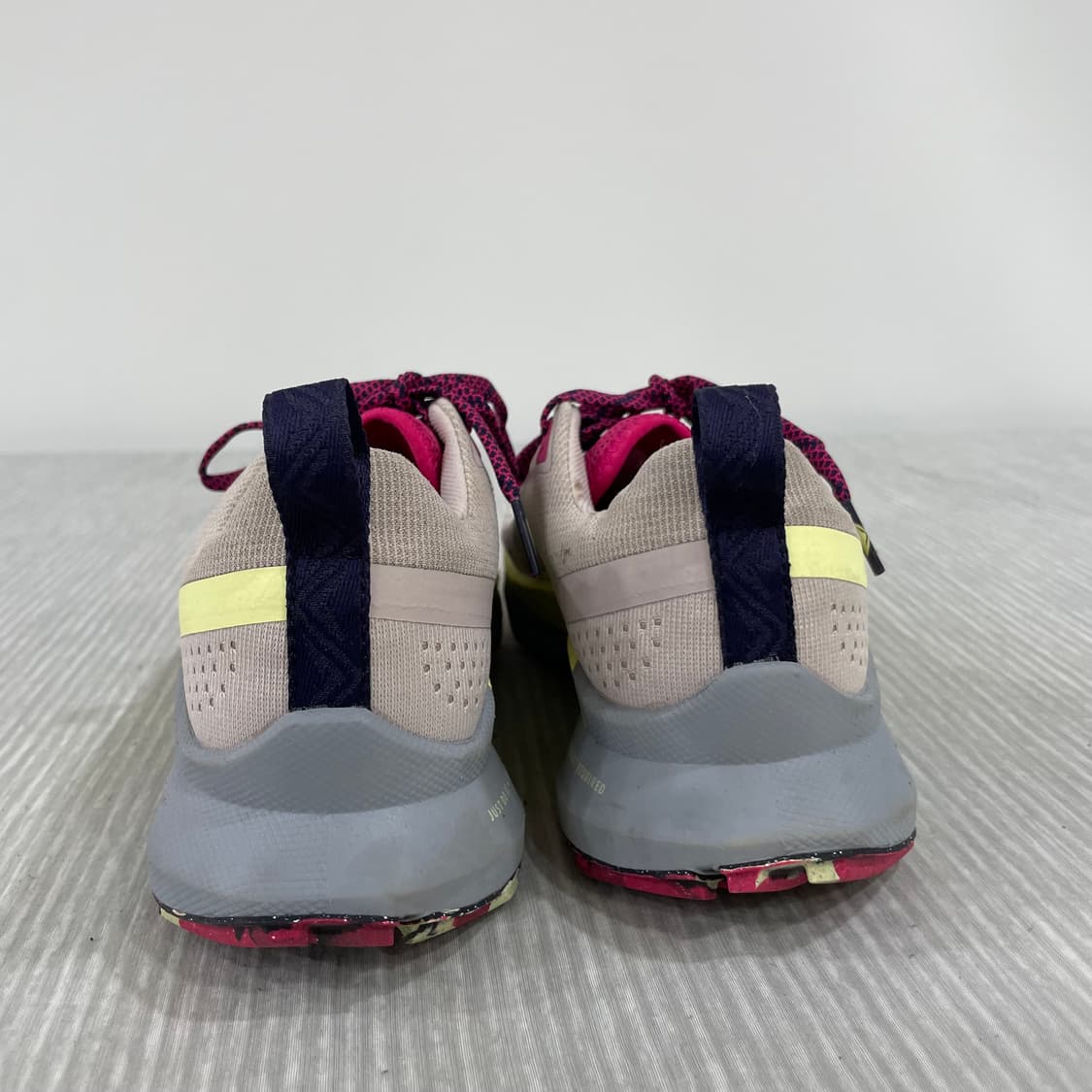 895) 나이키 페가수스 트레일4 바이올렛 그레이 240mm 상품이미지4