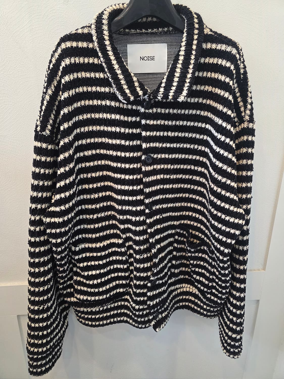 노이즈 블랙 스트라이프카라넥 박시핏 봄버 니트 가디건 자켓 상품이미지2