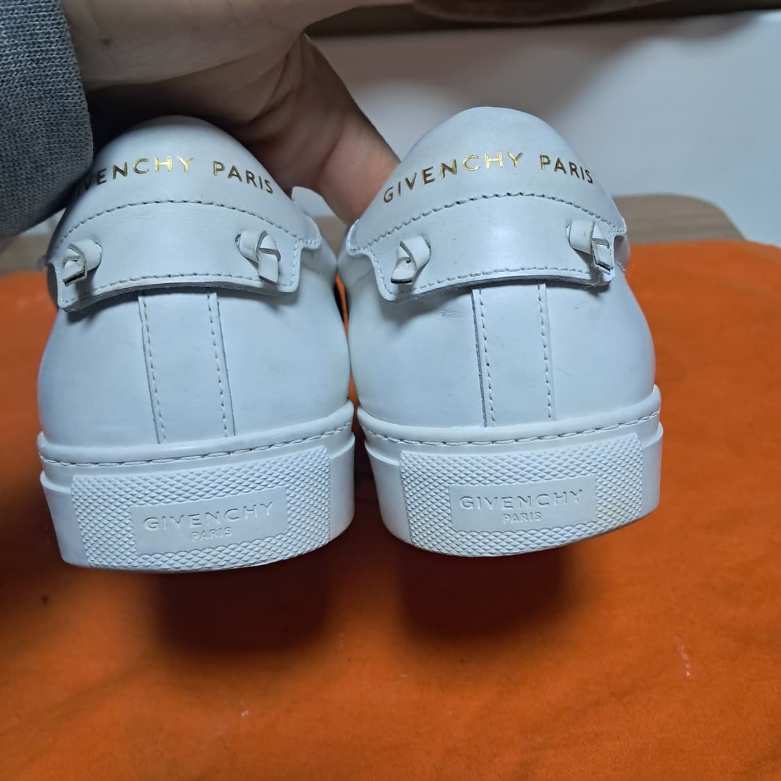 정품 지방시 어반 스트리트 밴딩 스니커즈 40(약 255~260) 상품이미지3