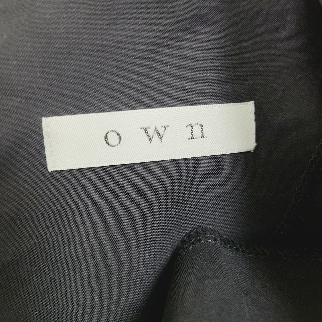 OWN 오운 미니멀 블랙 퍼프 플레어 원피스 상품이미지6