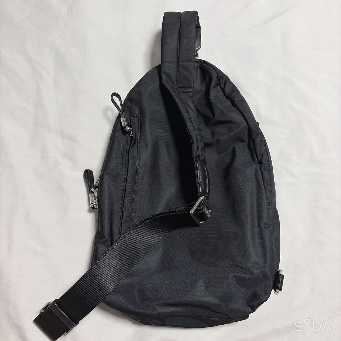 TUMI 투미 블랙 나일론 슬링백 상품이미지2