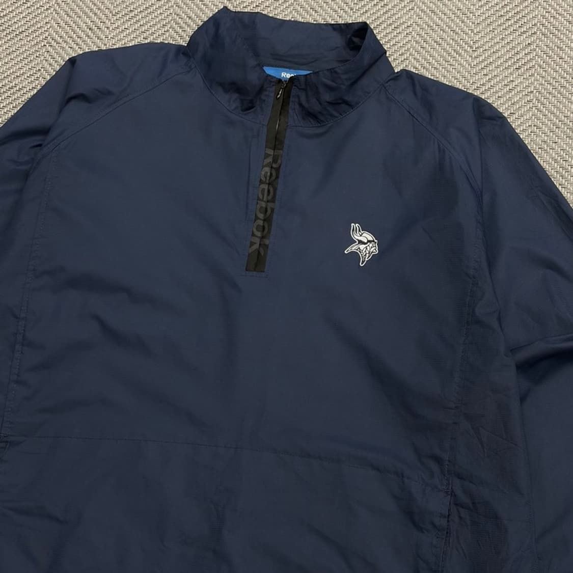 리복 하프집업 웜업 v1821 상품이미지3