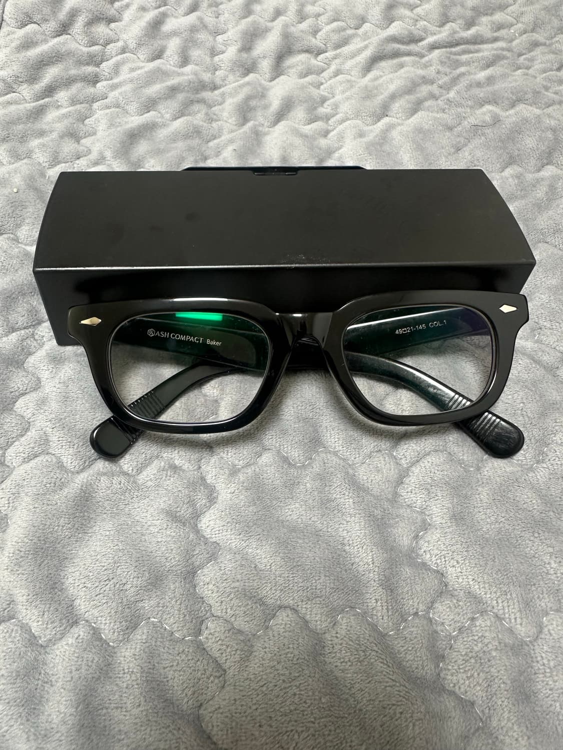 애쉬컴팩트 베이커 판매(브라운 변색렌즈) 상품이미지1