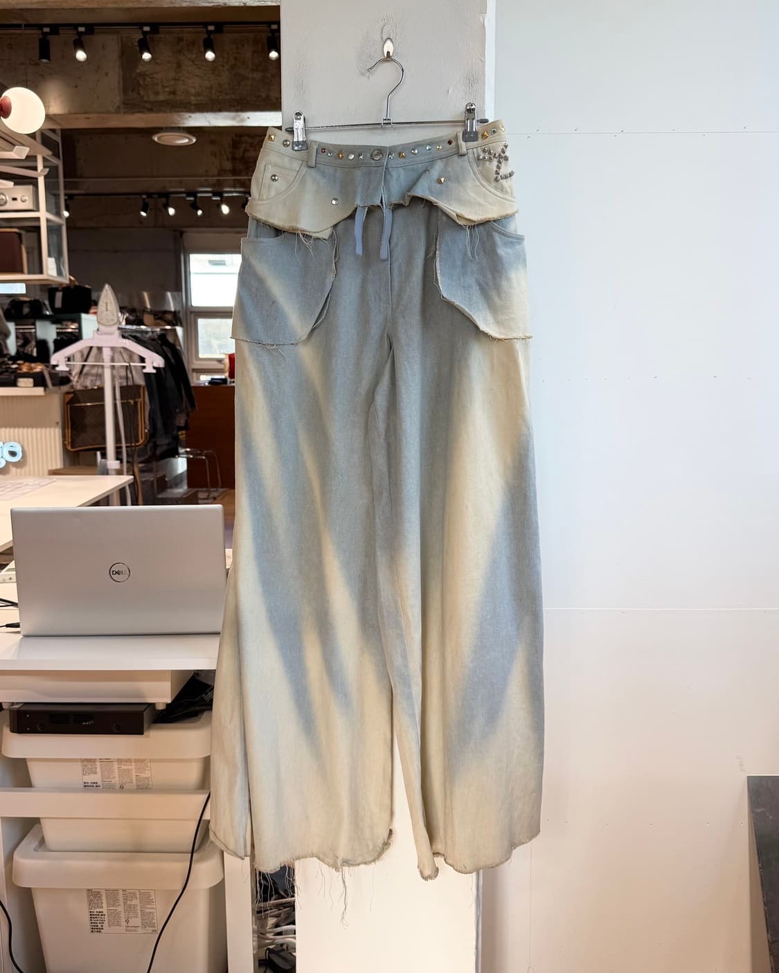 크리스찬 디올 부티크 데님 디스트로이드 와이드 팬츠  상품이미지2