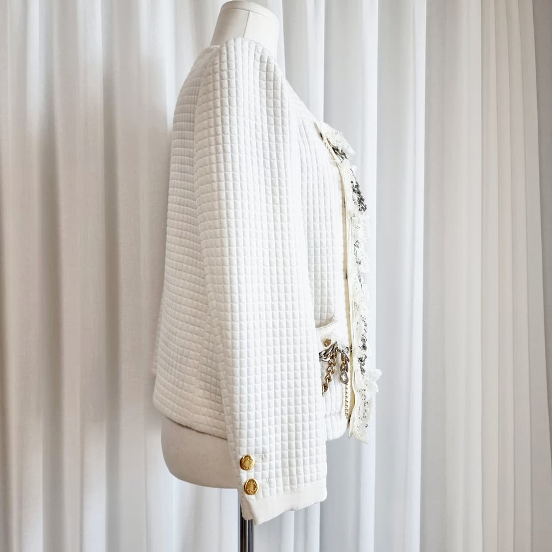 럭키슈에뜨 레이스체인띠 오픈형 퀼팅 자켓 (55/표기36) 상태굿 상품이미지7