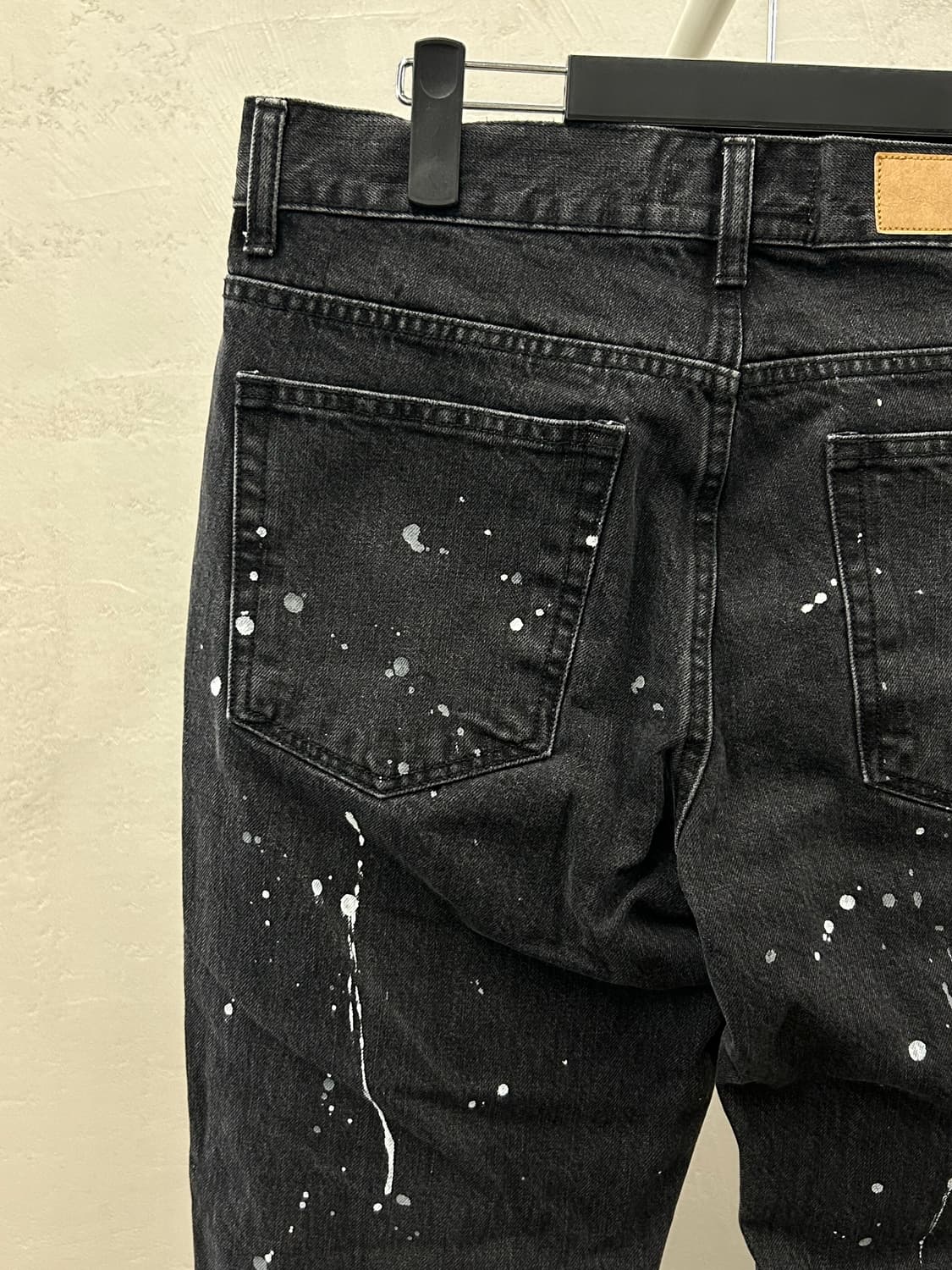 TONY WACK(토니웩) 블랙 페인트 데님 팬츠 상품이미지6