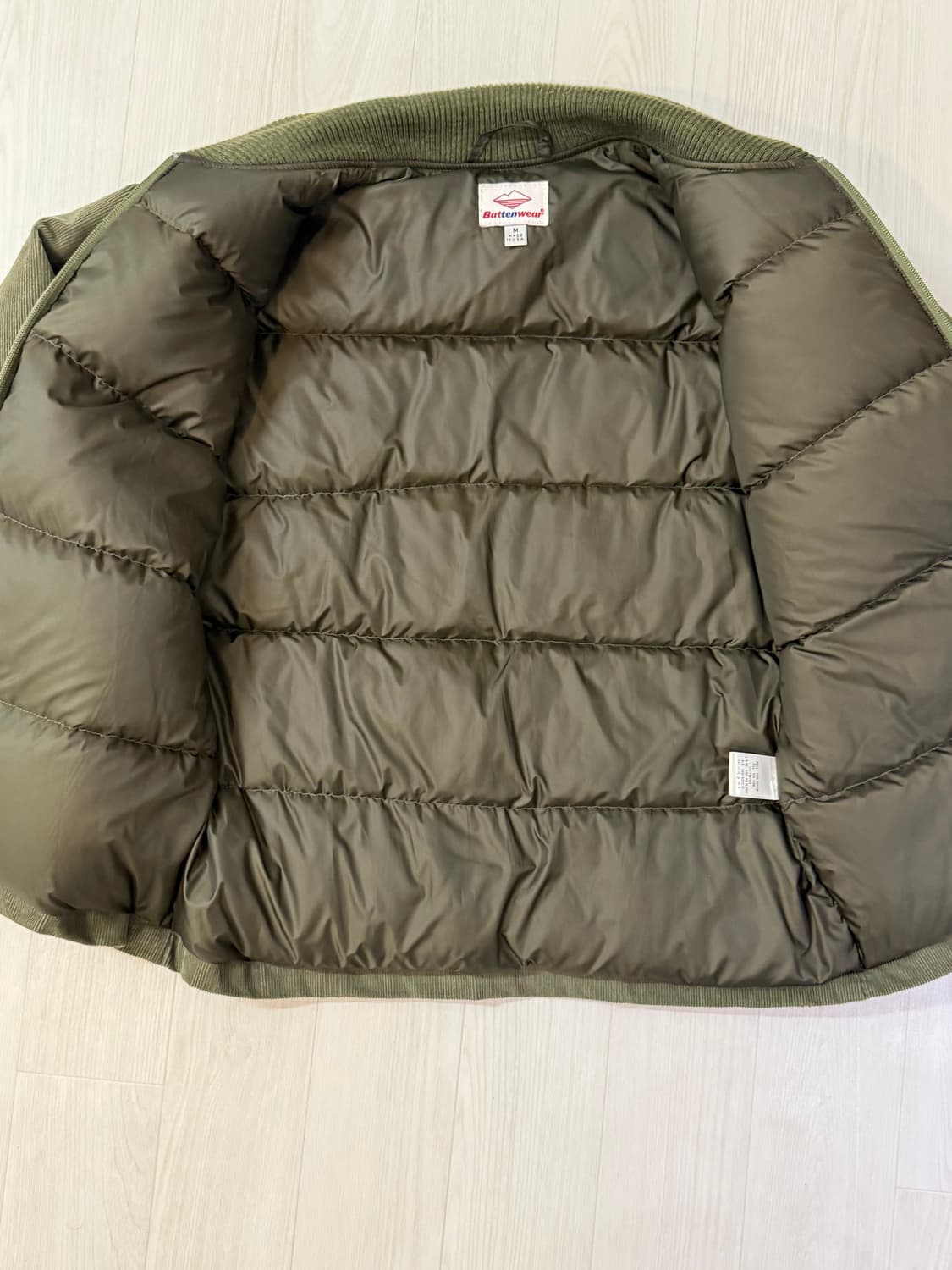 Battenwear 바튼웨어 올리브 색상 코듀로이 다운자켓 상품이미지3
